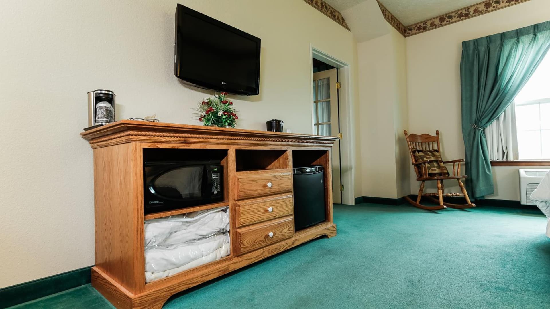 Van Buren Hotel gallery photo in Shipshewana, IN — image 15