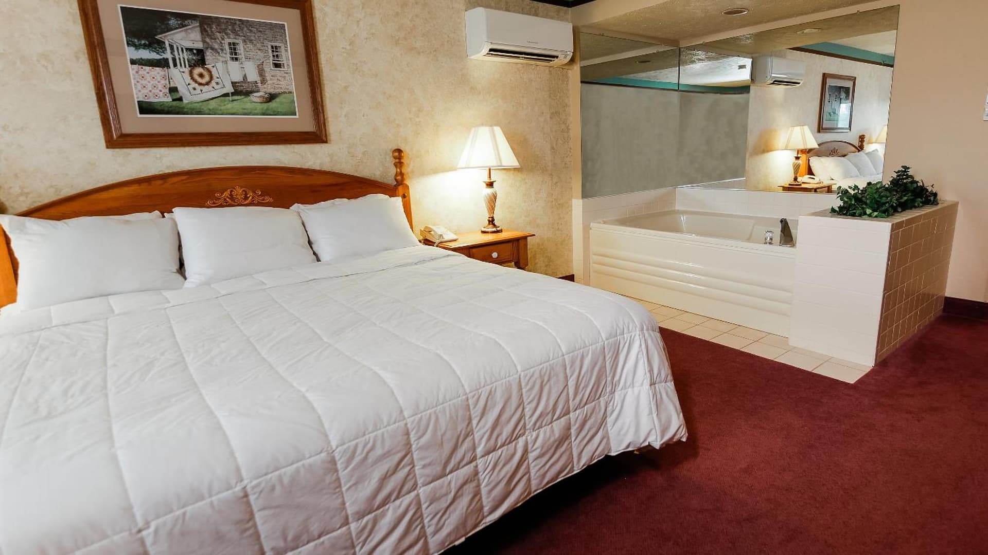 Van Buren Hotel gallery photo in Shipshewana, IN — image 13
