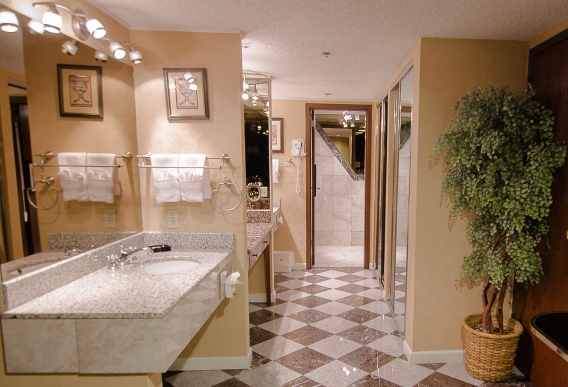 SureStay Plus Hotel by Best Western Reno Airport gallery photo in Reno, NV — image 39
