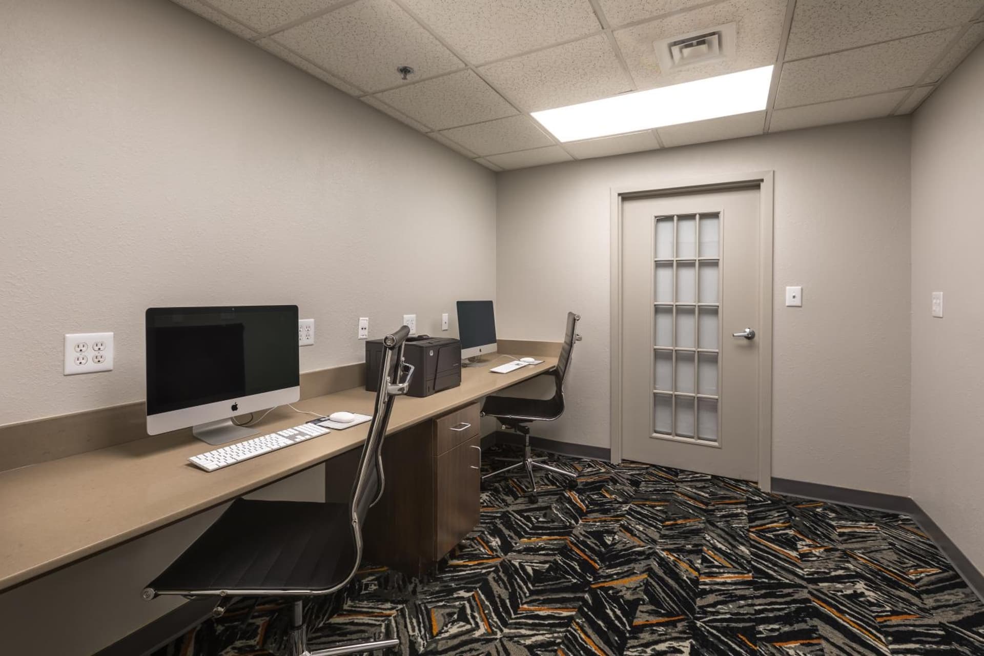 Country Inn & Suites by Radisson, Lake Norman Huntersville, NC interior in Huntersville, NC — gallery photo 2