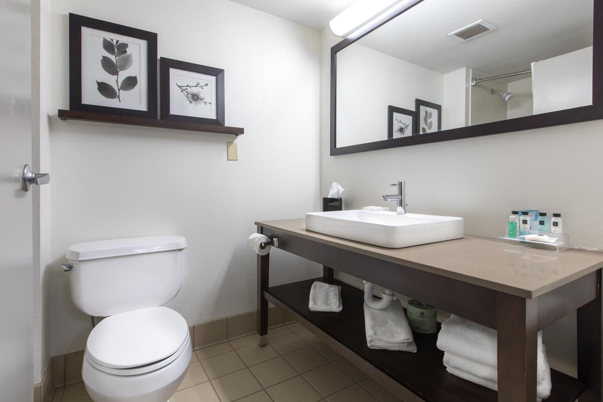 Country Inn & Suites by Radisson, Lake Norman Huntersville, NC gallery photo in Huntersville, NC — image 34