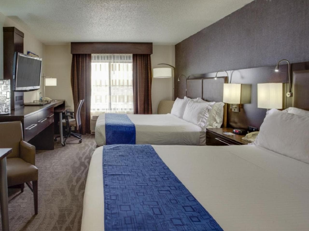 Holiday Inn Express Hotel & Suites Meadowlands Area by IHG gallery photo in Carlstadt, NJ — image 38