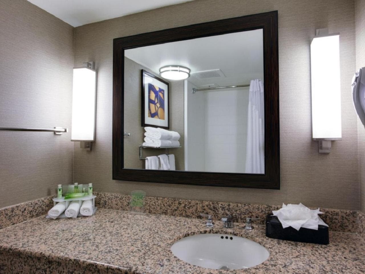 Holiday Inn Express Hotel & Suites Meadowlands Area by IHG gallery photo in Carlstadt, NJ — image 31
