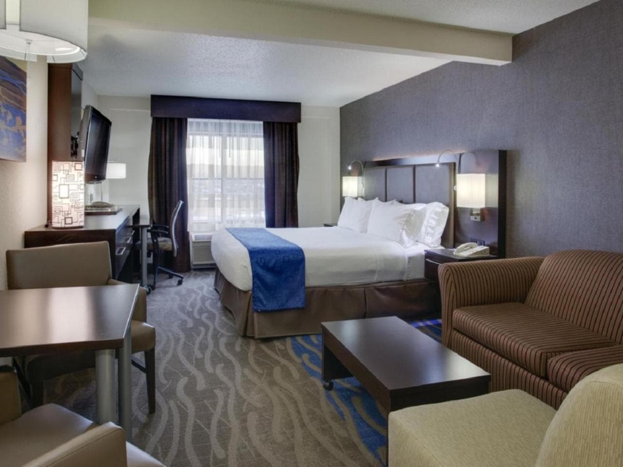 Holiday Inn Express Hotel & Suites Meadowlands Area by IHG gallery photo in Carlstadt, NJ — image 8