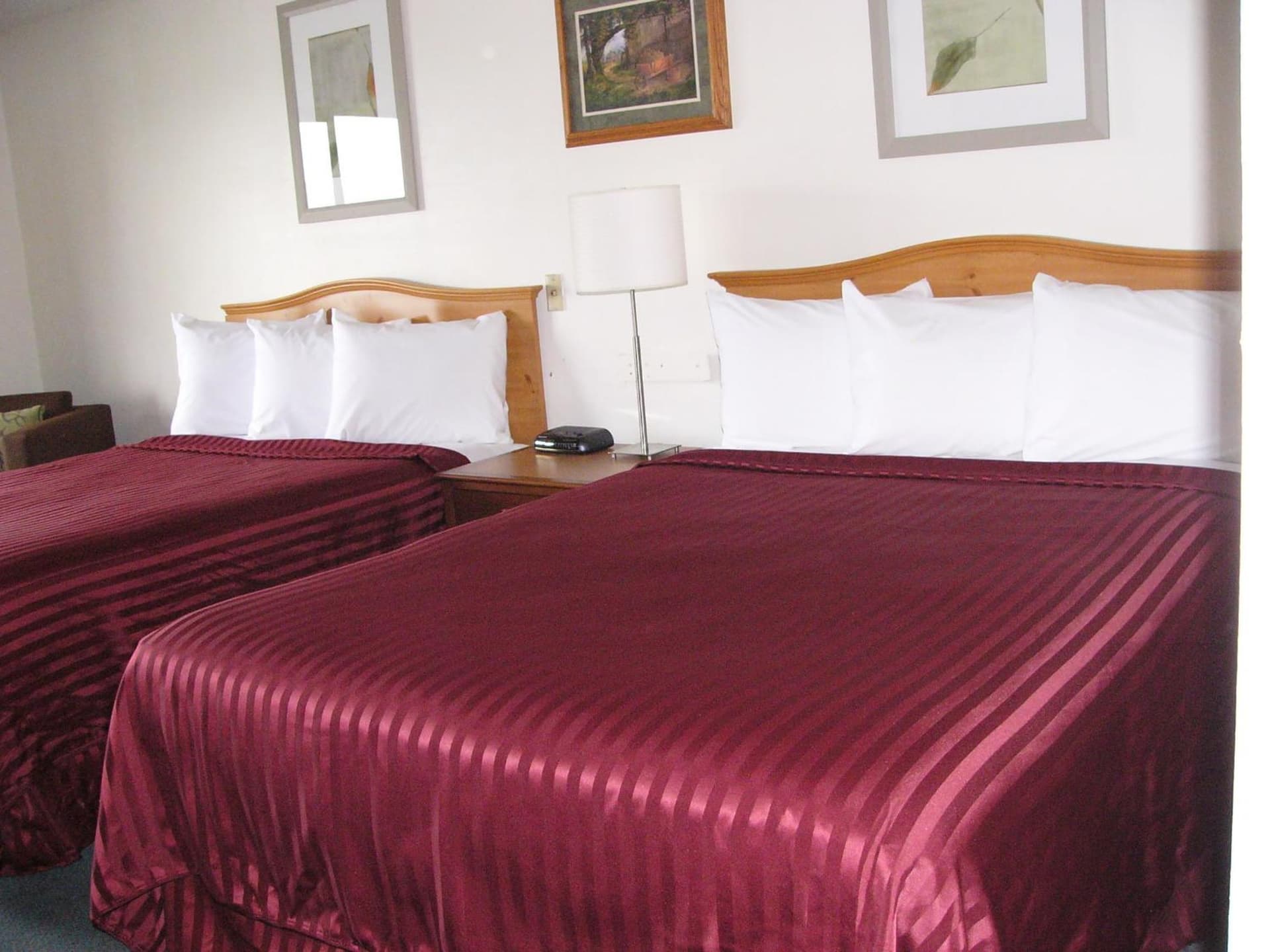 Oyster Bay Inn & Suites gallery photo in Bremerton, WA — image 23