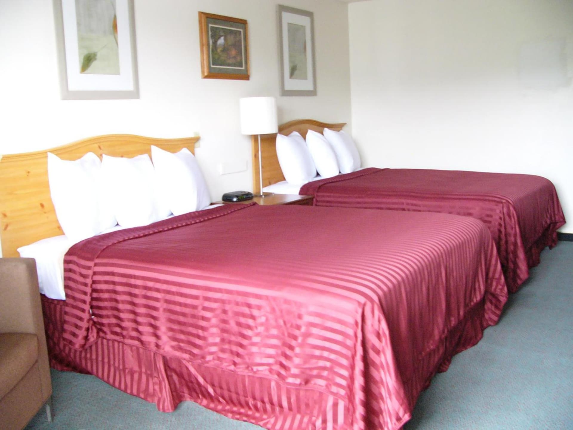 Oyster Bay Inn & Suites gallery photo in Bremerton, WA — image 16