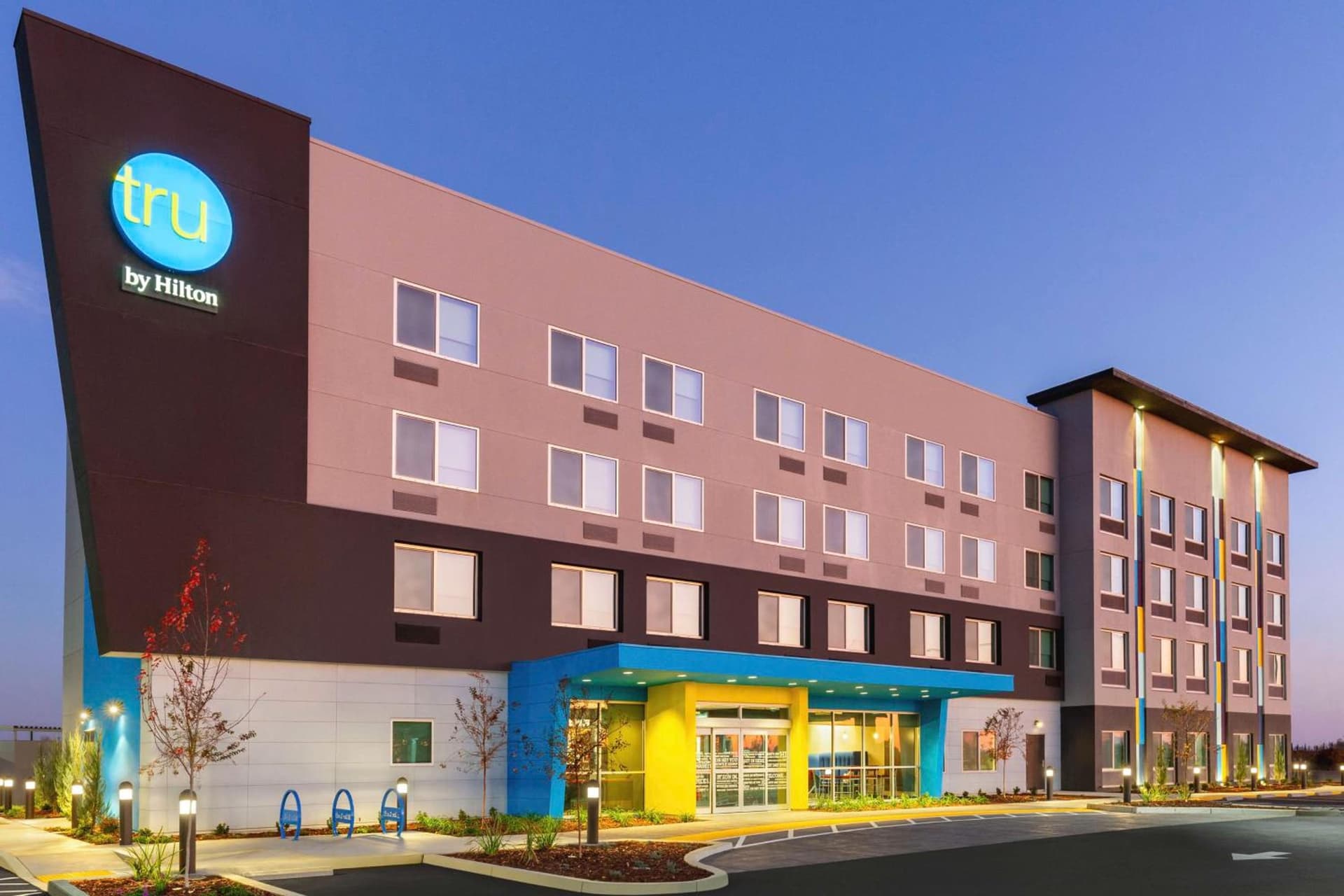 Tru By Hilton Lodi interior in Lodi, CA — gallery photo 2