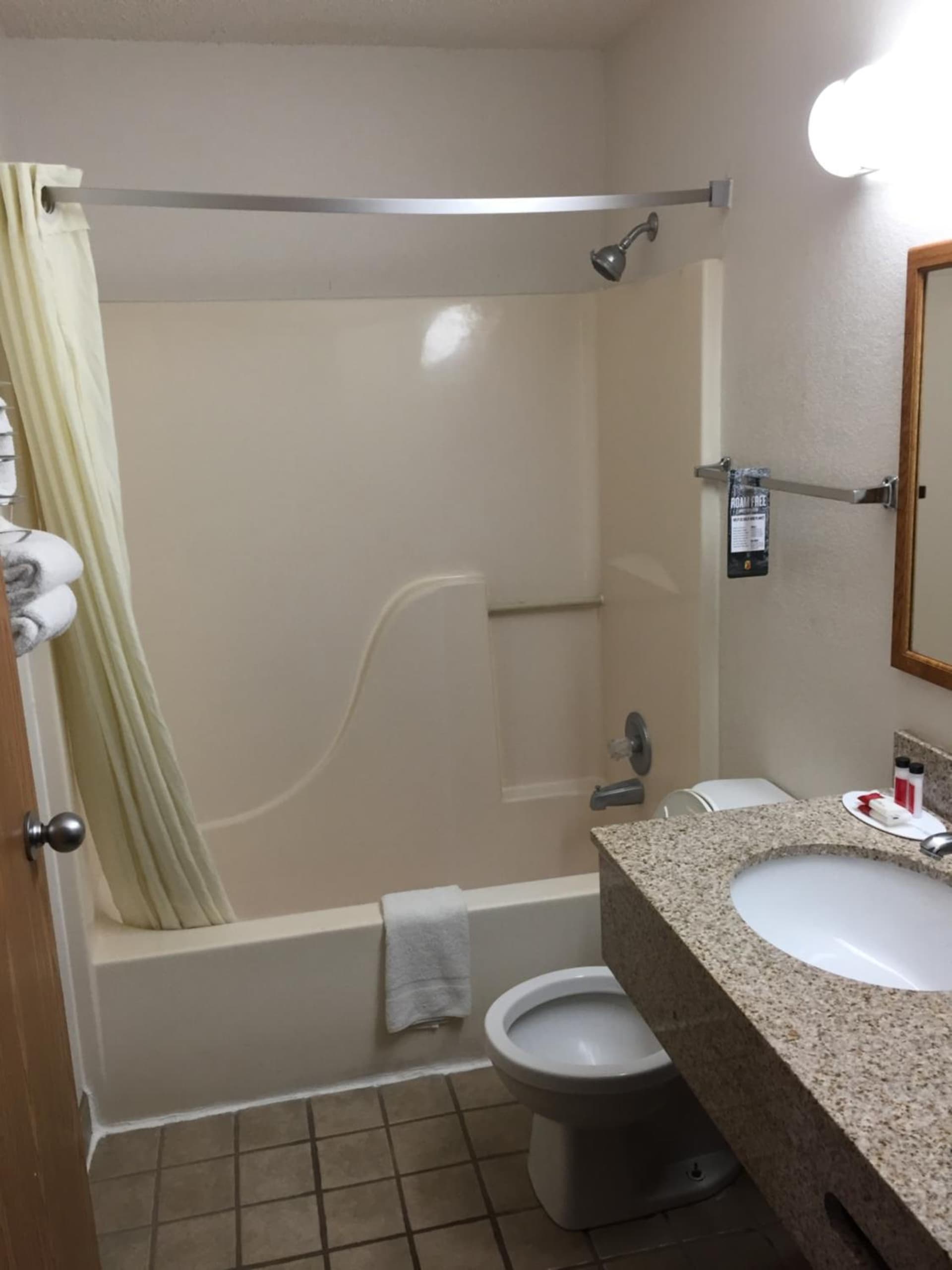 Super 8 by Wyndham College Station gallery photo in College Station, TX — image 51