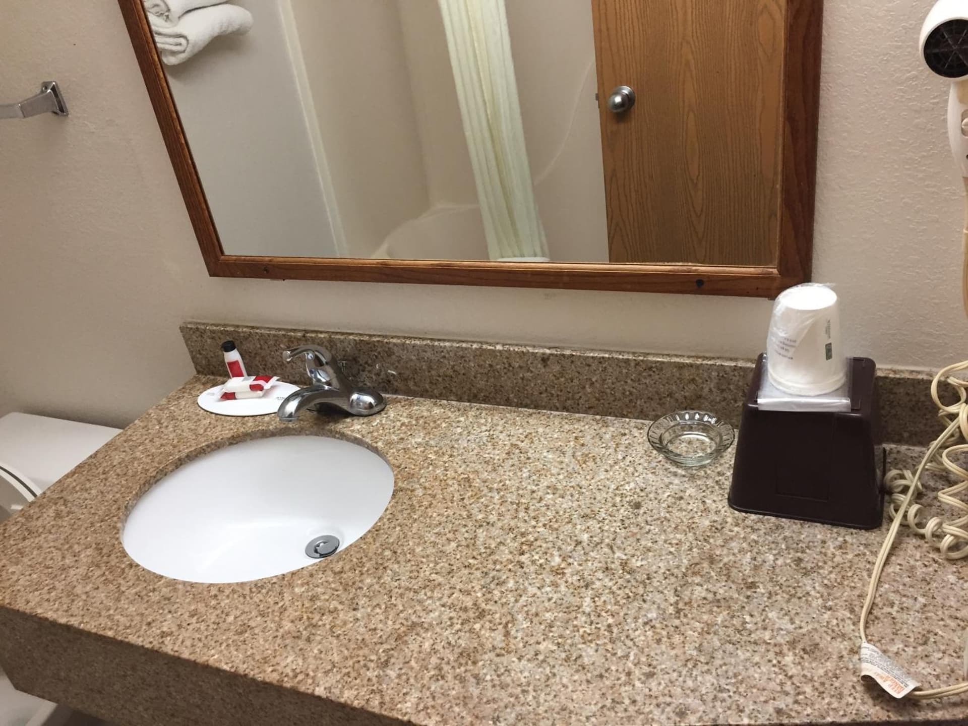 Super 8 by Wyndham College Station gallery photo in College Station, TX — image 4