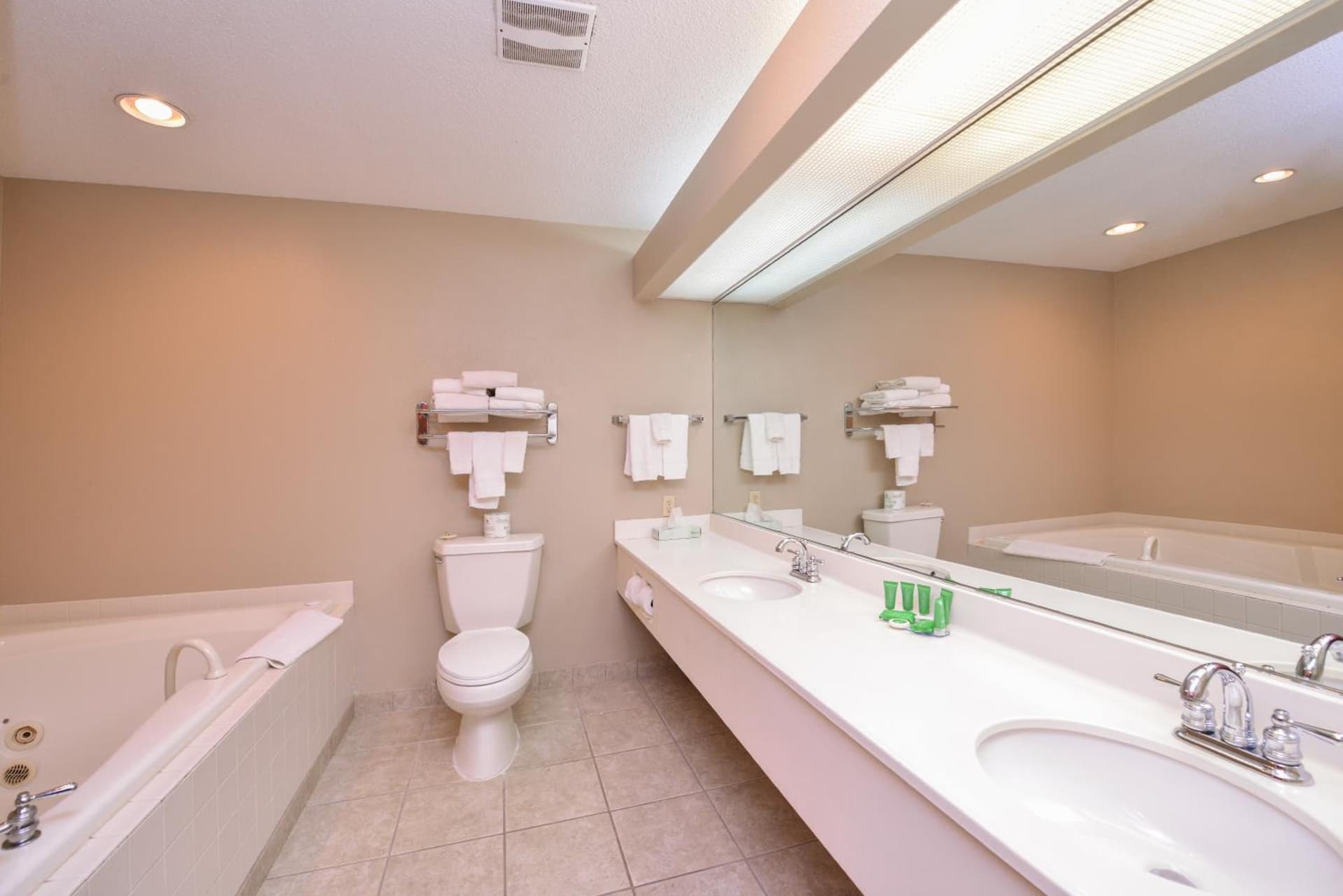 Baymont by Wyndham Sioux Falls North,I-29,Russell St, Airport gallery photo in Sioux Falls, SD — image 45