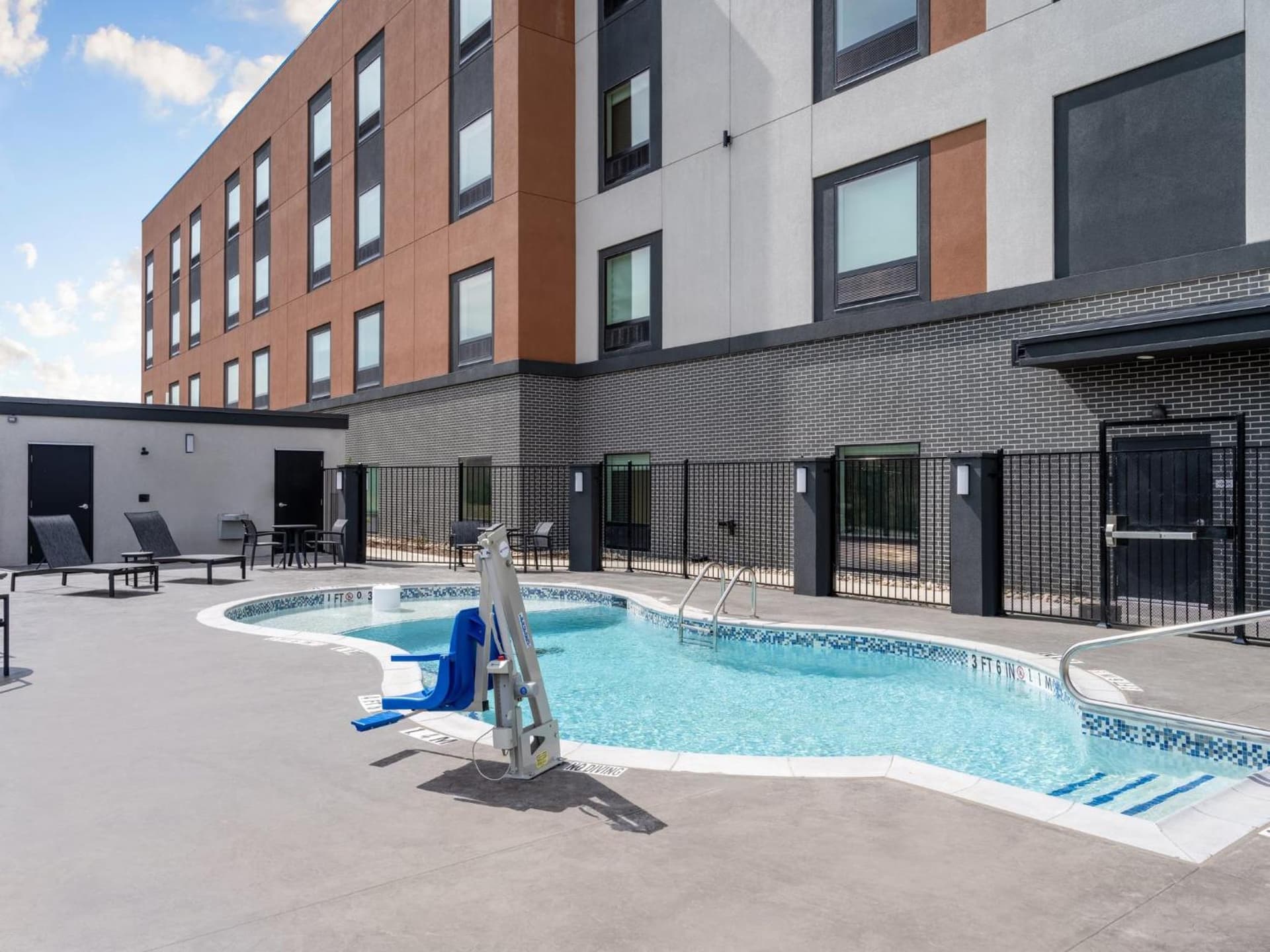 Atwell Suites Fort Worth - Alliance Area by IHG gallery photo in Fort Worth, TX — image 4