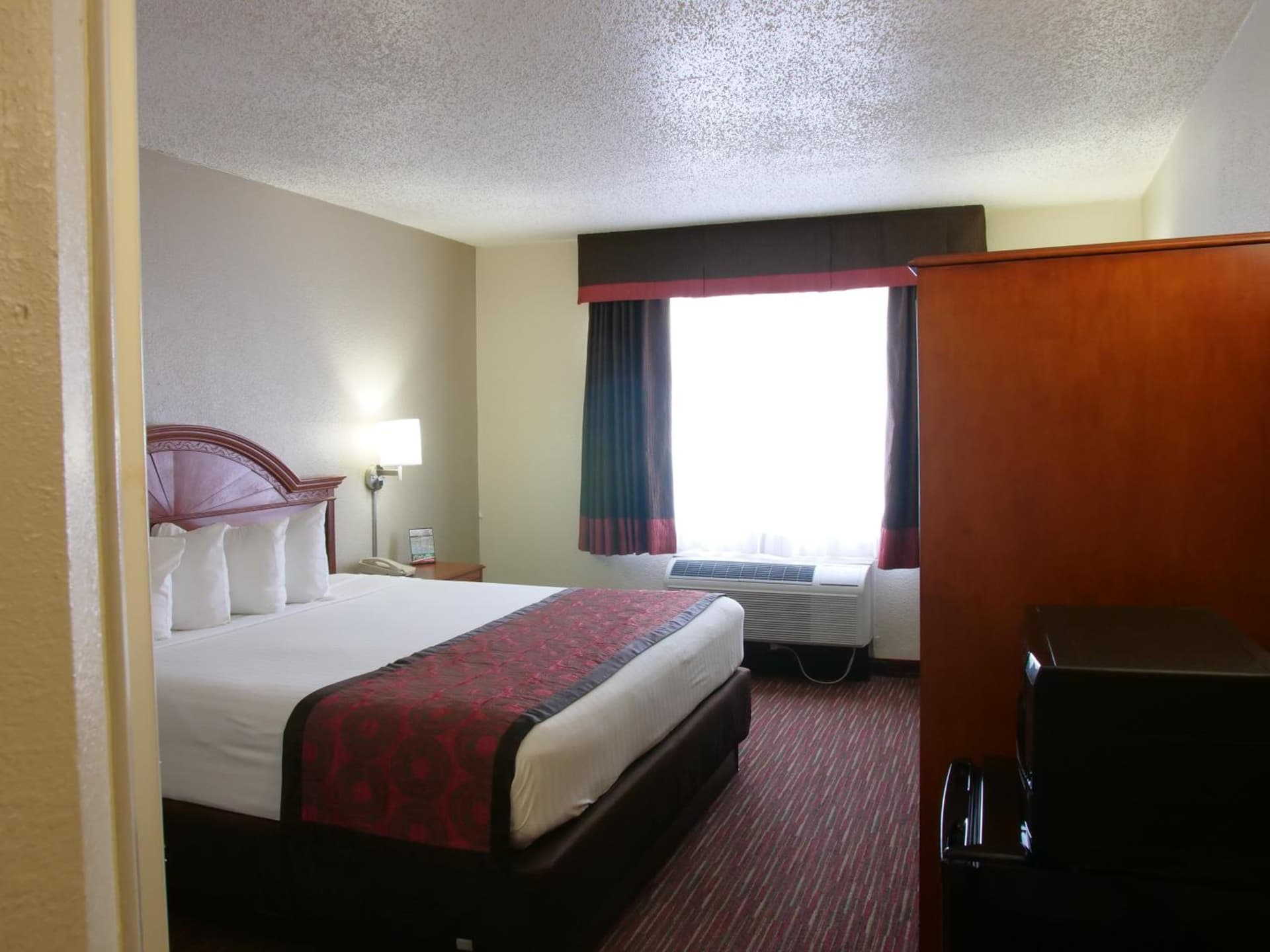 Baymont by Wyndham Louisville East gallery photo in Louisville, KY — image 33