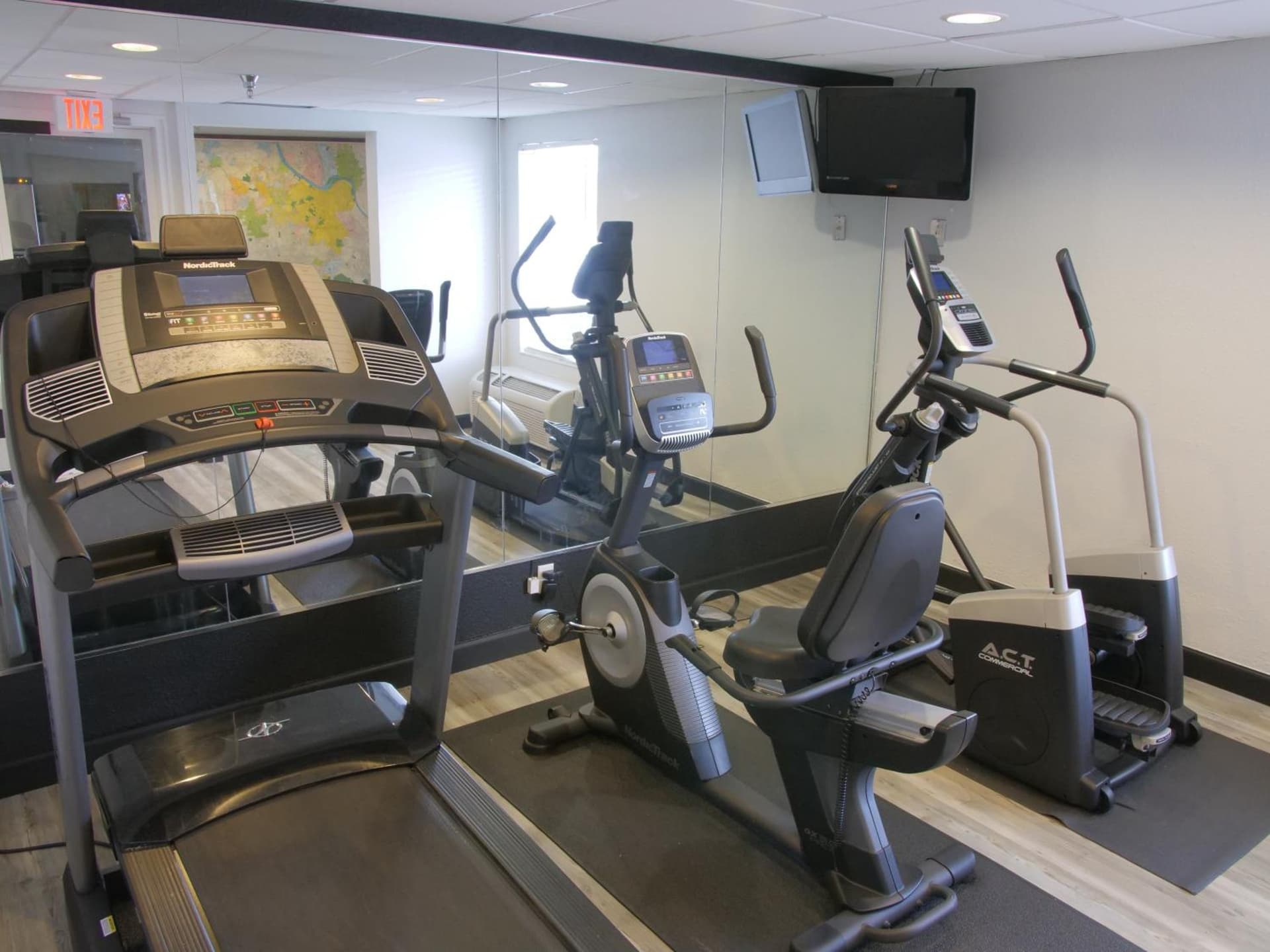 Baymont by Wyndham Louisville East gallery photo in Louisville, KY — image 25