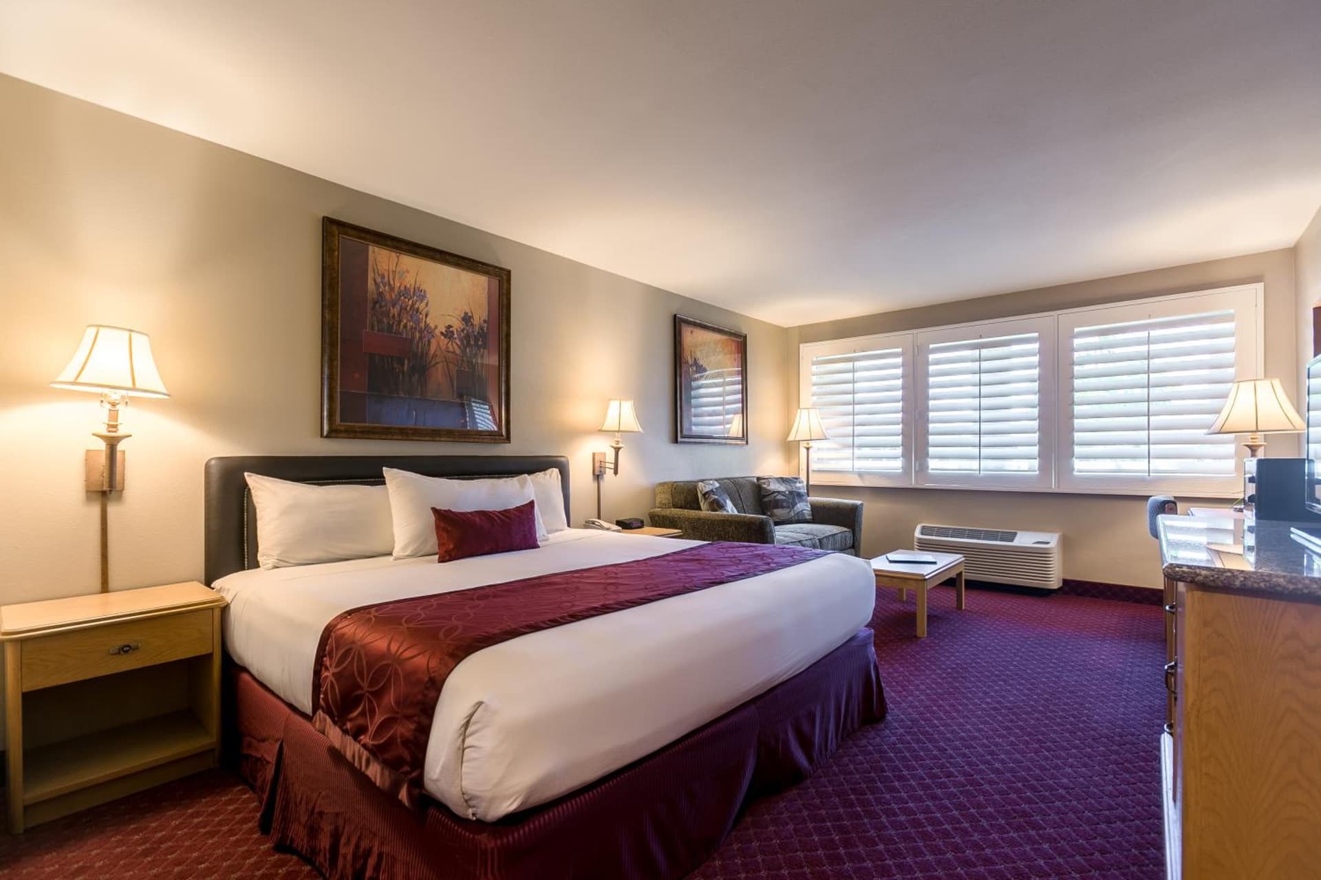 Grand Vista Hotel gallery photo in Simi Valley, CA — image 17
