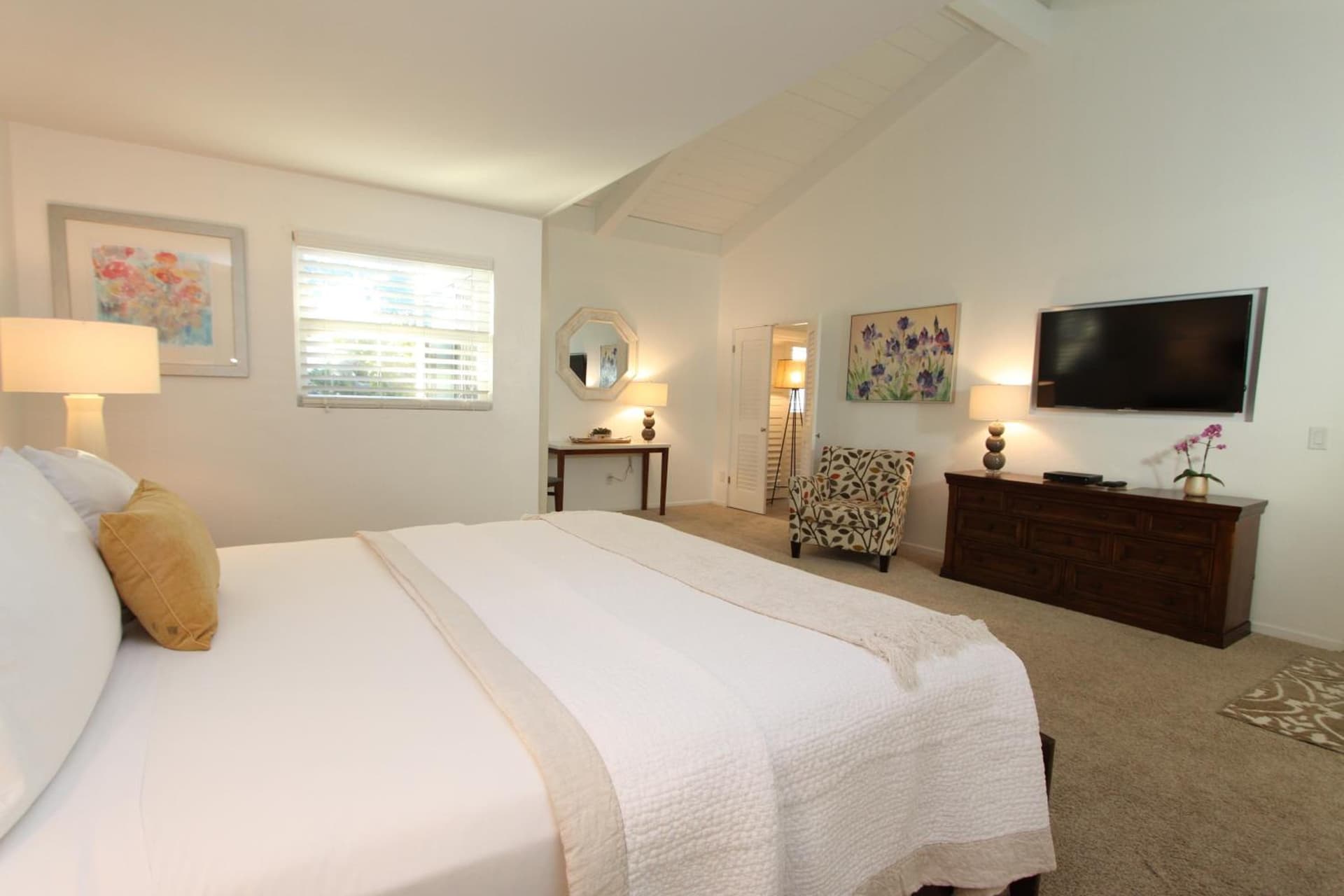 Lobos Lodge gallery photo in Carmel — image 6