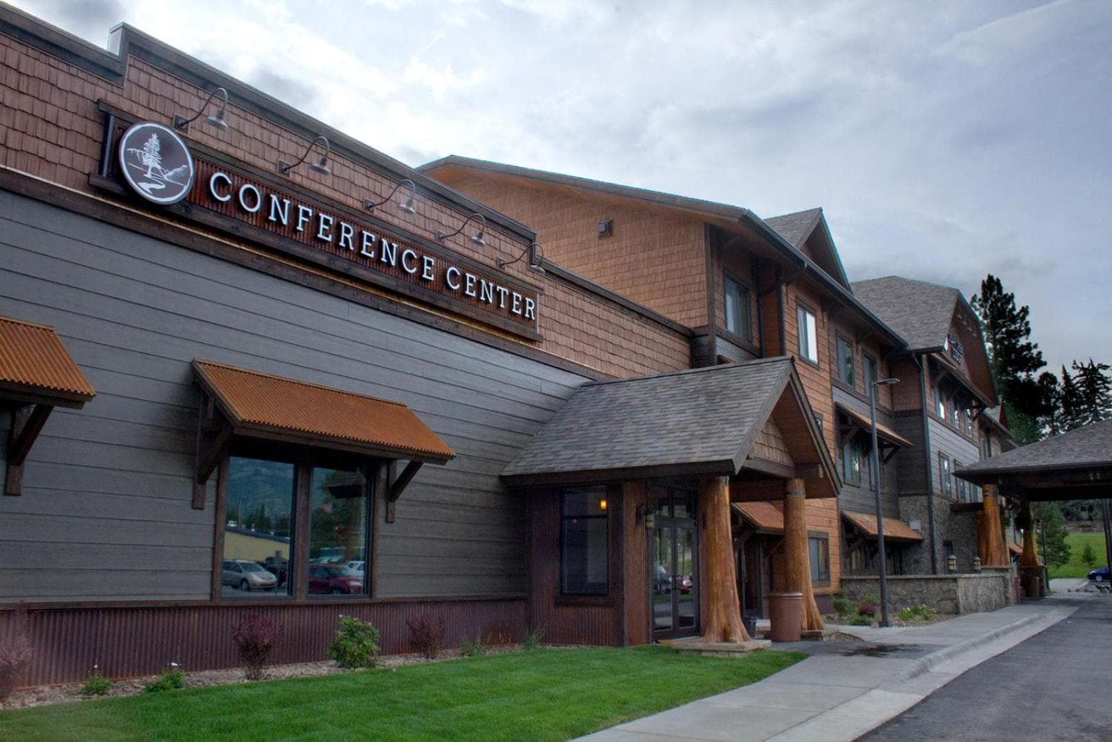 Cedar Creek Lodge & Conference Center interior in Columbia Falls, MT — gallery photo 2