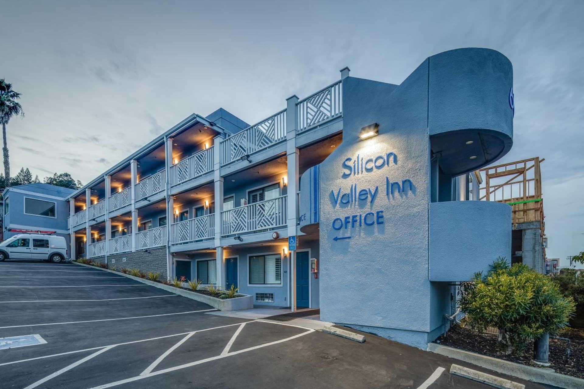 Silicon Valley Inn featured exterior or lobby in Belmont, CA — similar hotel