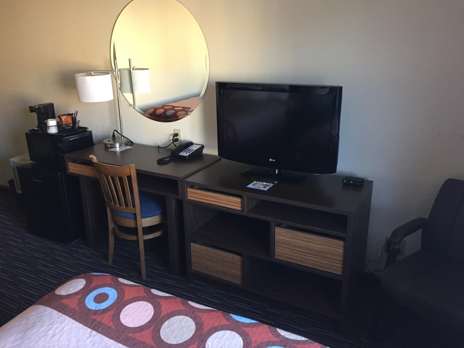 Super 8 by Wyndham College Station gallery photo in College Station, TX — image 44