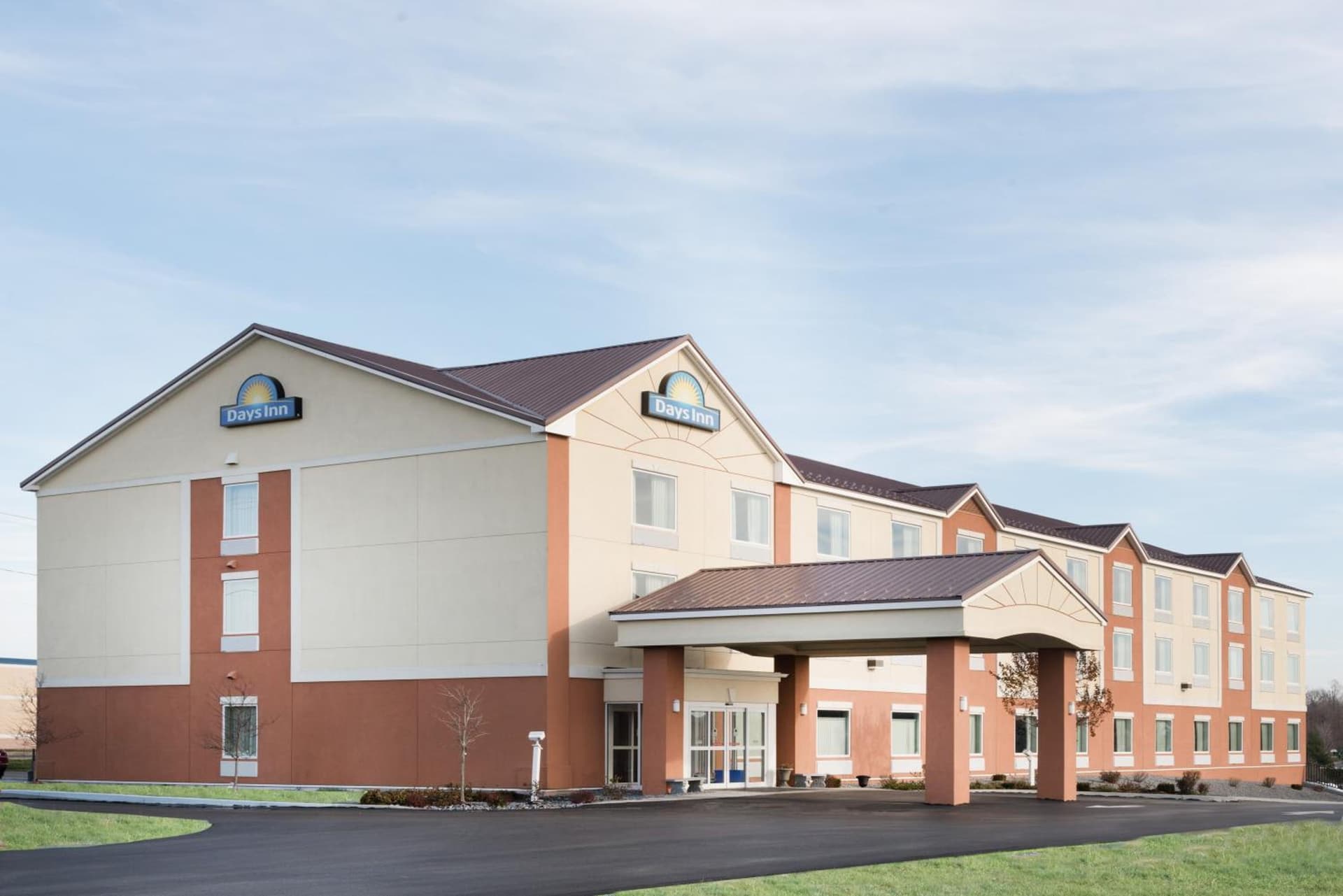 Days Inn by Wyndham Watertown Fort Drum interior in Evans Mills, NY — gallery photo 2