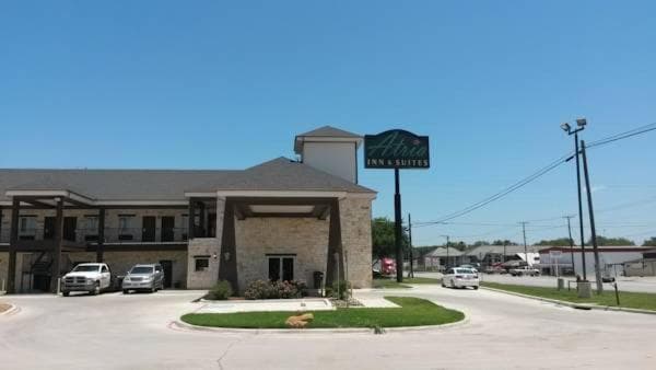 Atria Inn & Suites interior in Three Rivers, TX — gallery photo 2