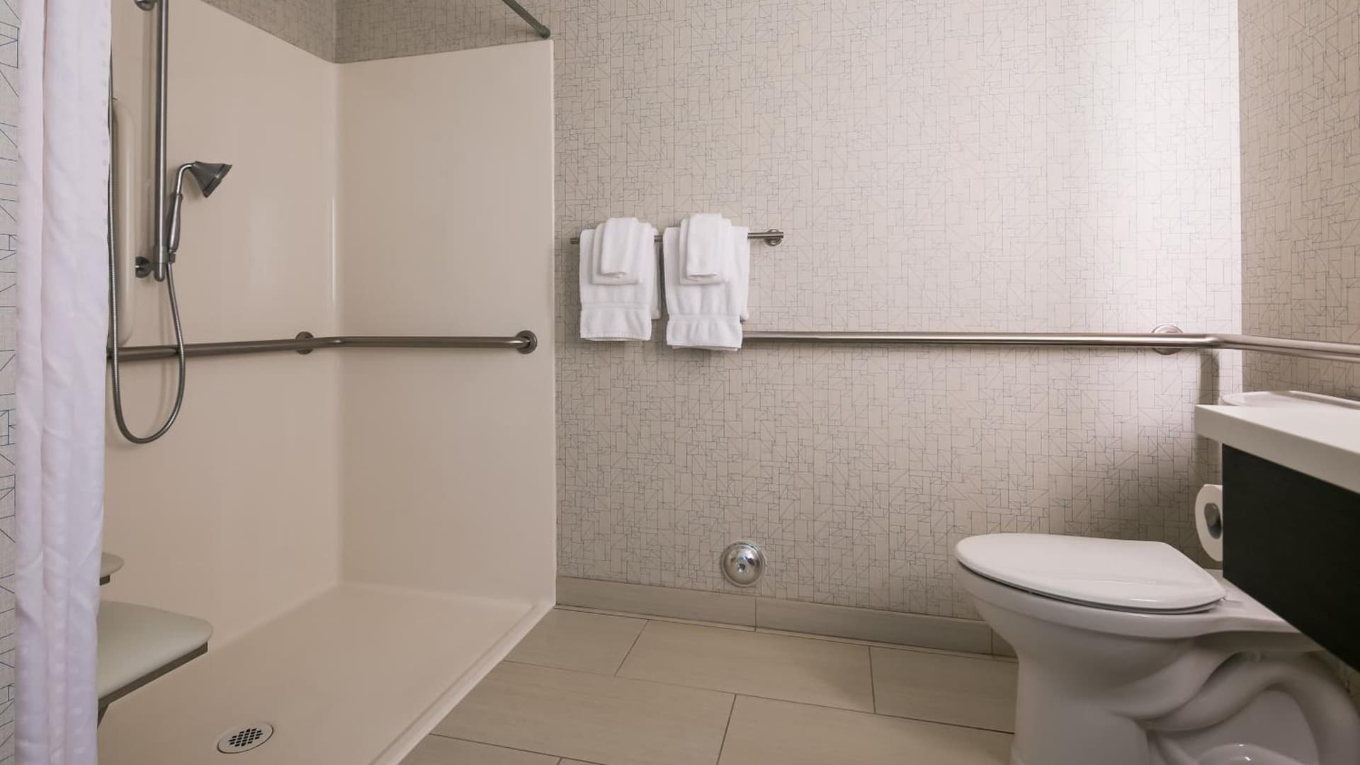 Holiday Inn Express Hotel & Suites Everett by IHG gallery photo in Everett, WA — image 33