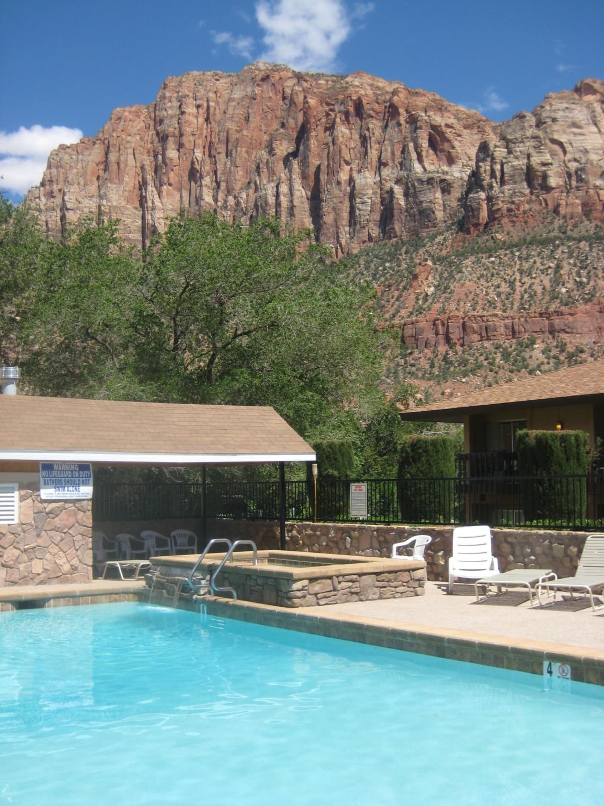 Bumbleberry Inn gallery photo in Springdale, UT — image 90