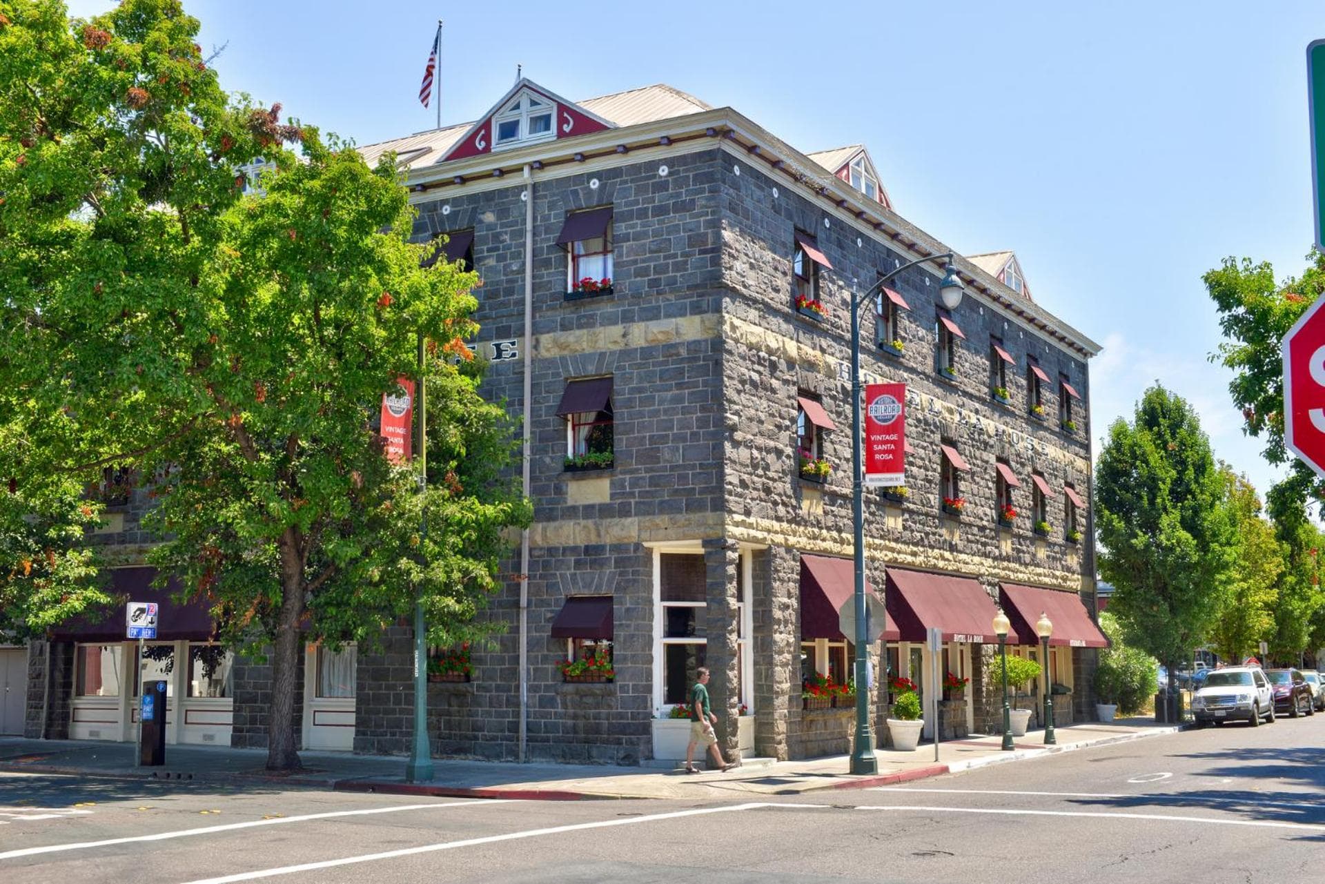 Hotel La Rose property views in Santa Rosa, CA — gallery photo 3