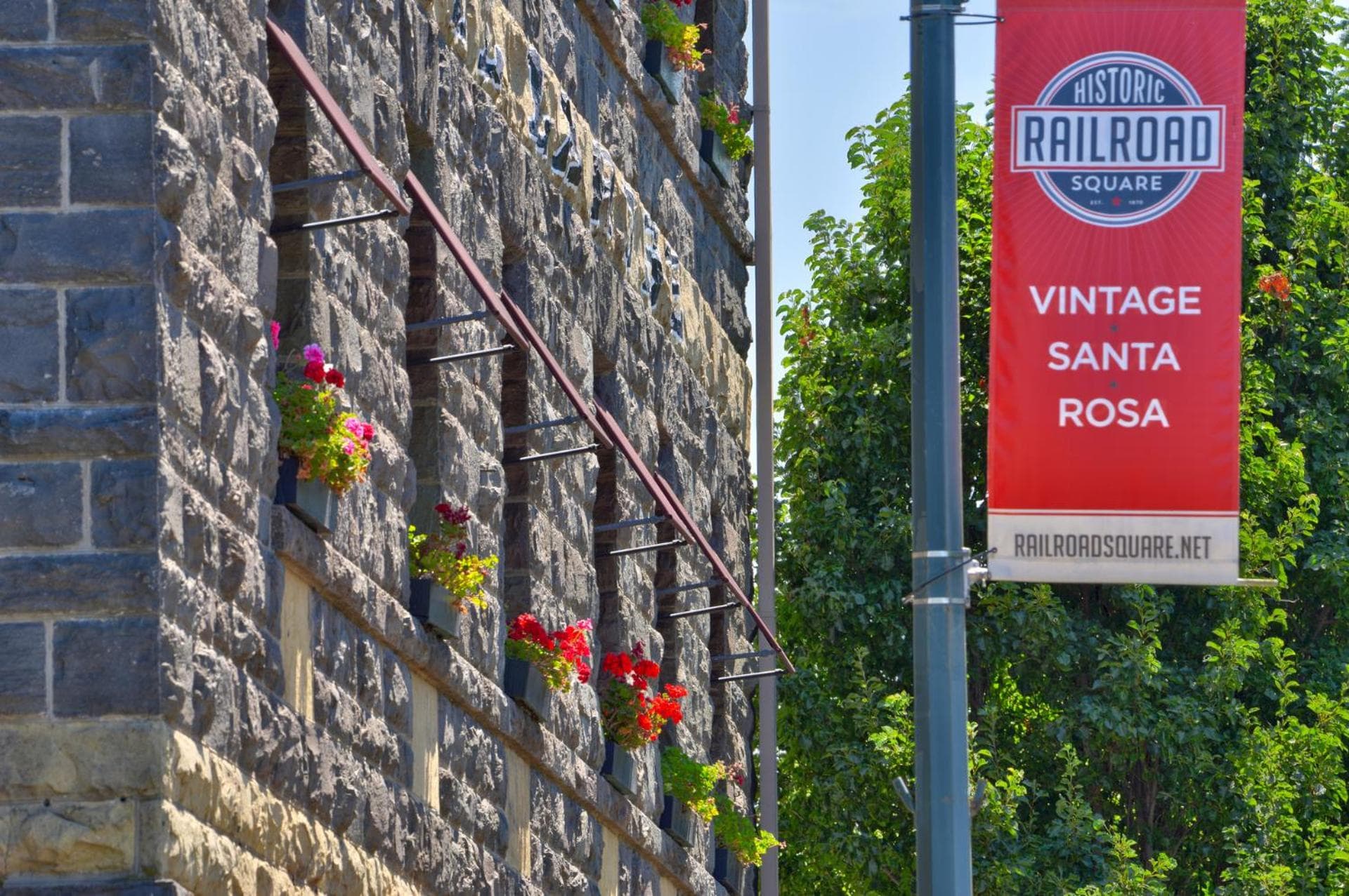 Hotel La Rose gallery photo in Santa Rosa, CA — image 6