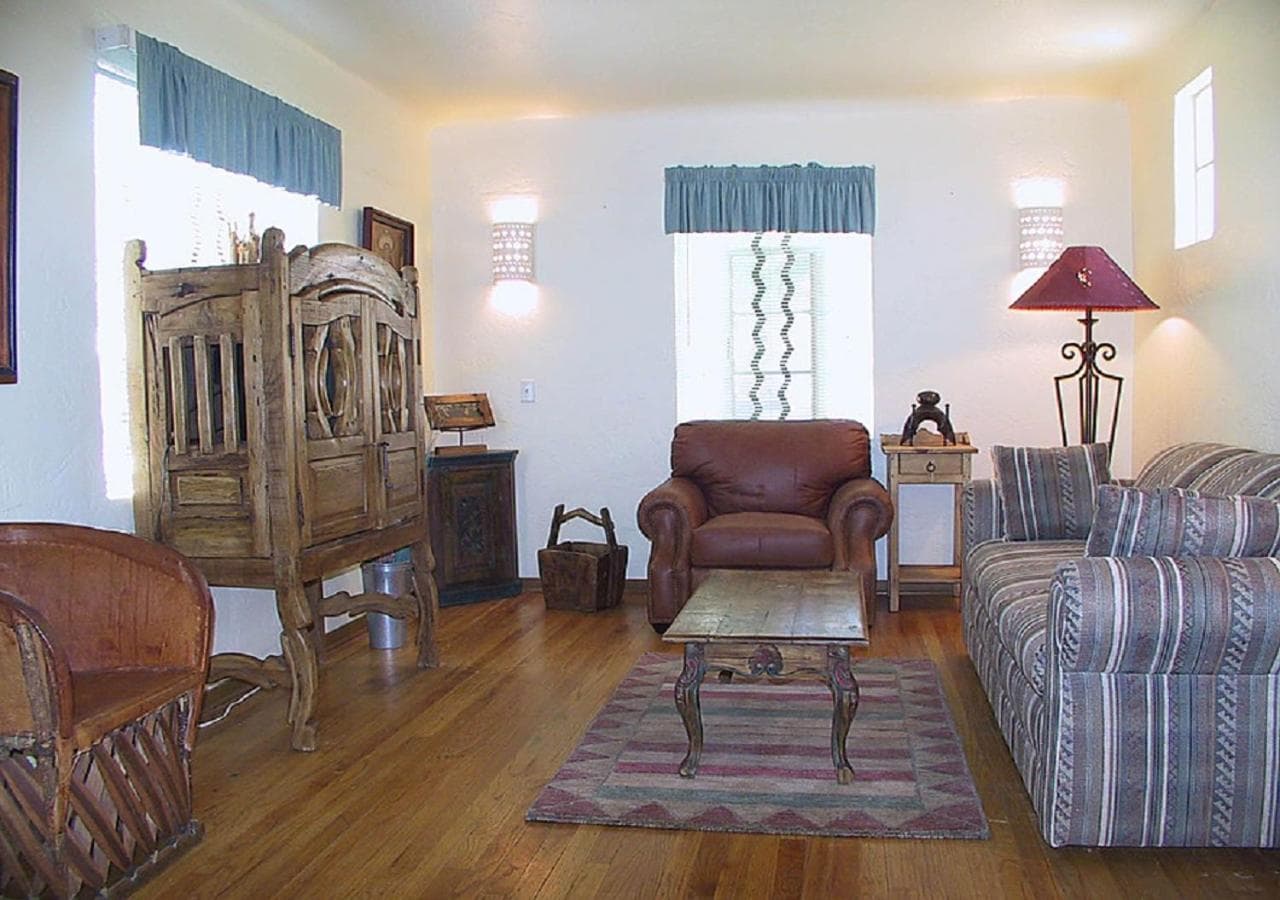 Casas de Suenos Old Town Historic Inn, an Ascend Collection Hotel gallery photo in Albuquerque, NM — image 79