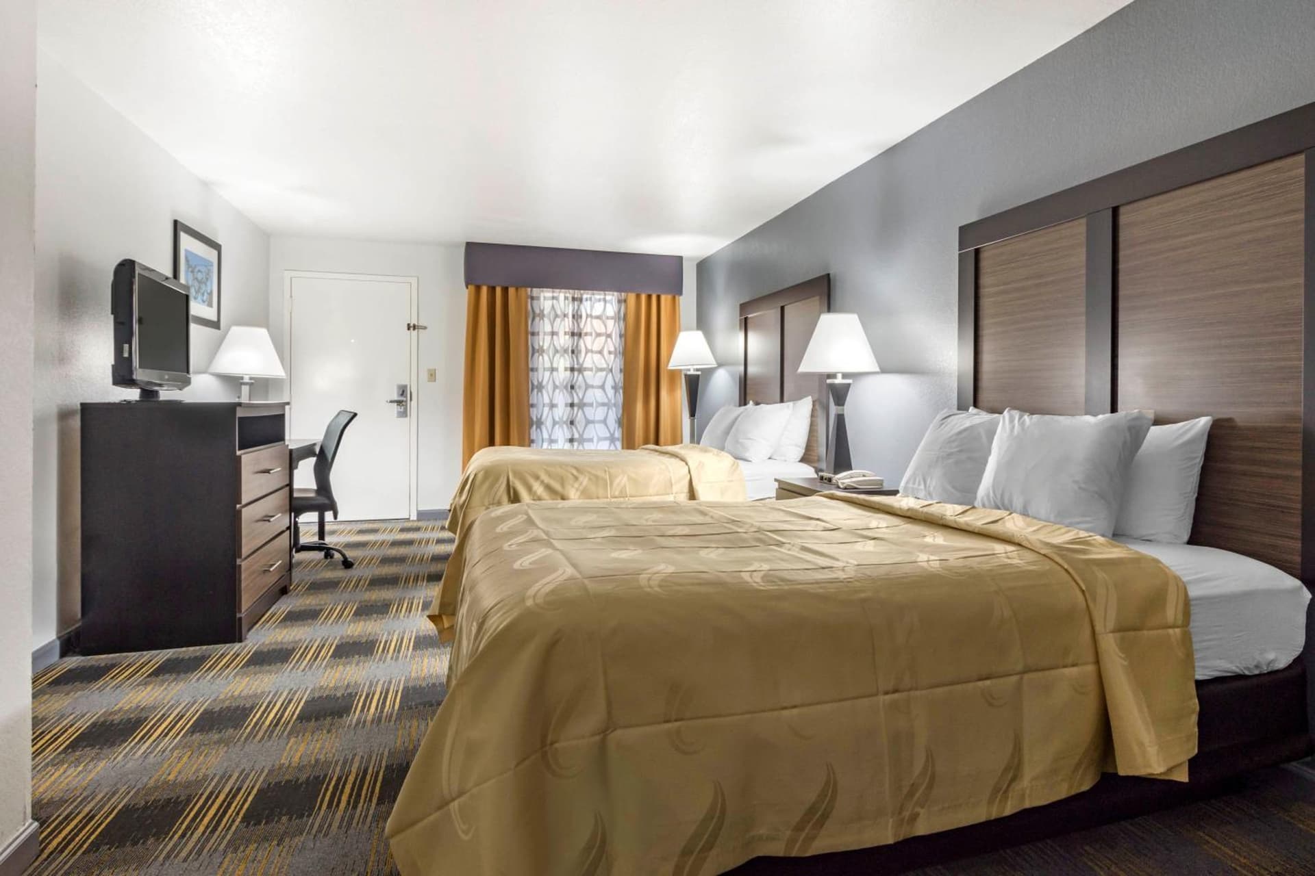 Quality Inn near Six Flags Douglasville interior in Douglasville, GA — gallery photo 2