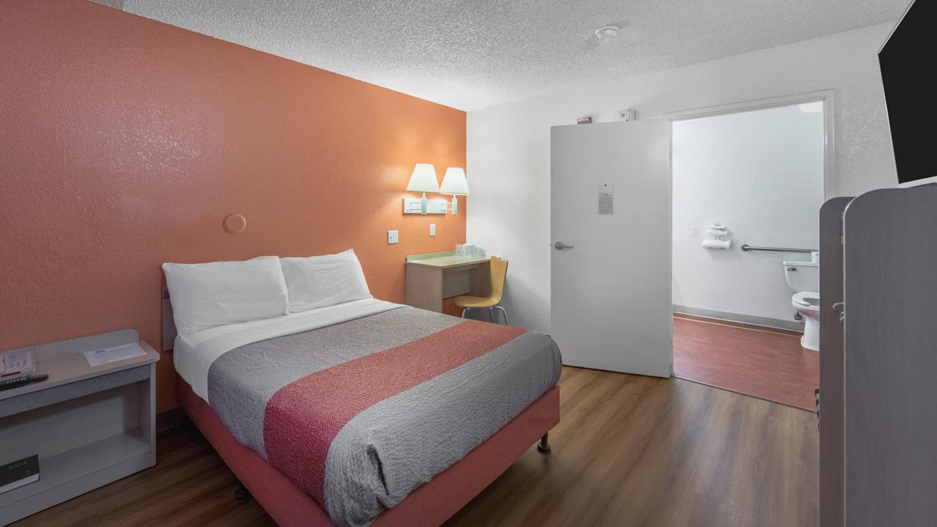 Motel 6-Medford, OR - North gallery photo in Medford, OR — image 16