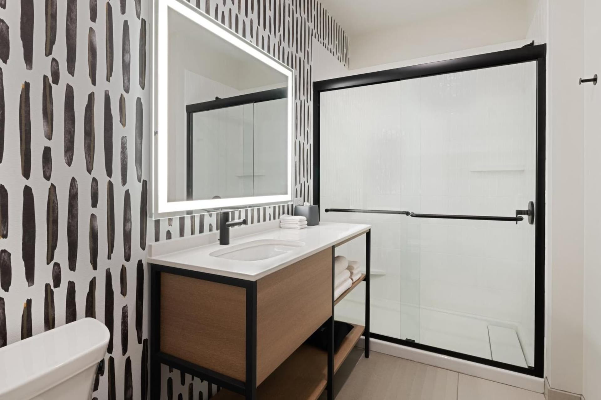 Atwell Suites Kansas City Airport by IHG gallery photo in Kansas City, KS — image 14