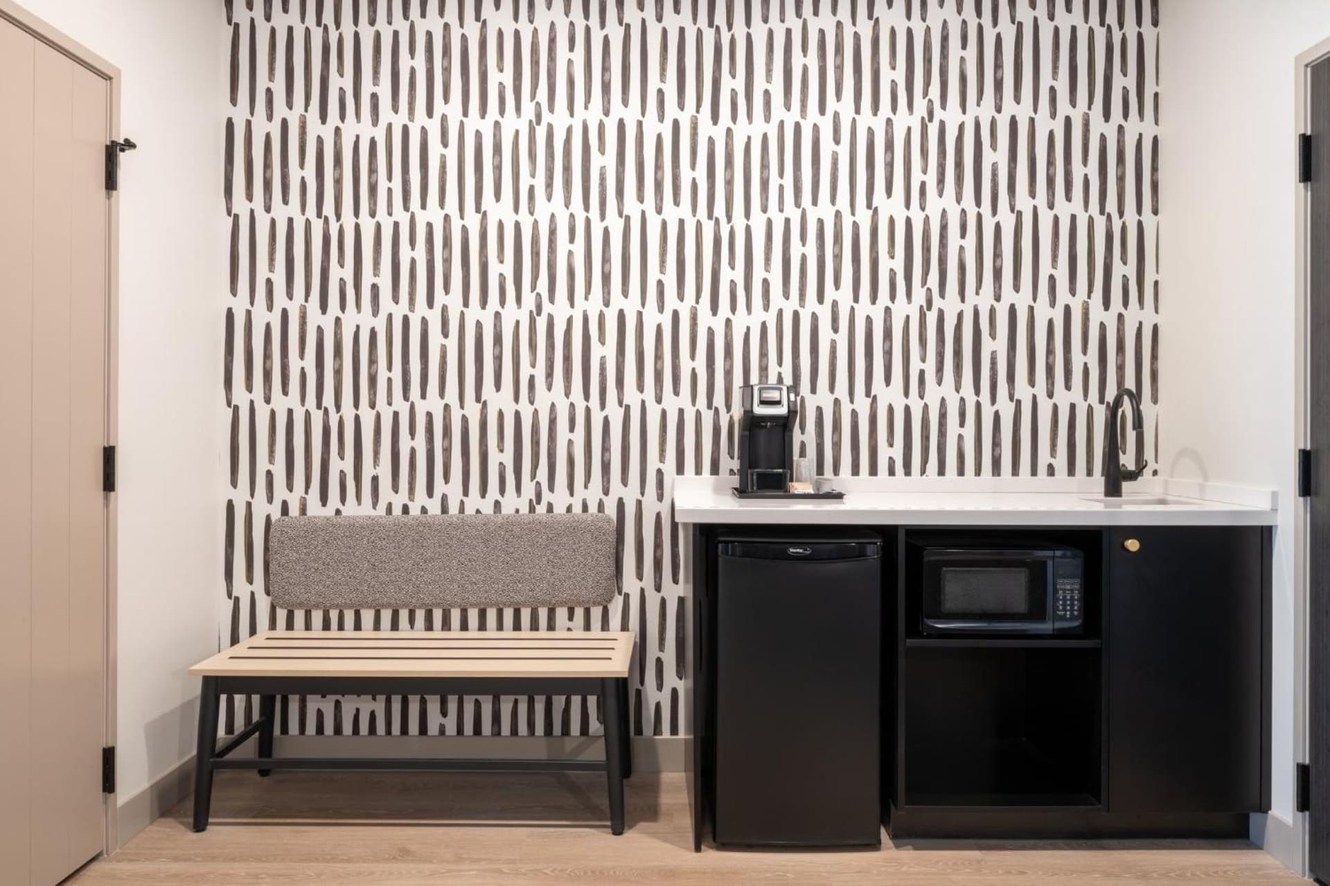 Atwell Suites Kansas City Airport by IHG gallery photo in Kansas City, KS — image 27