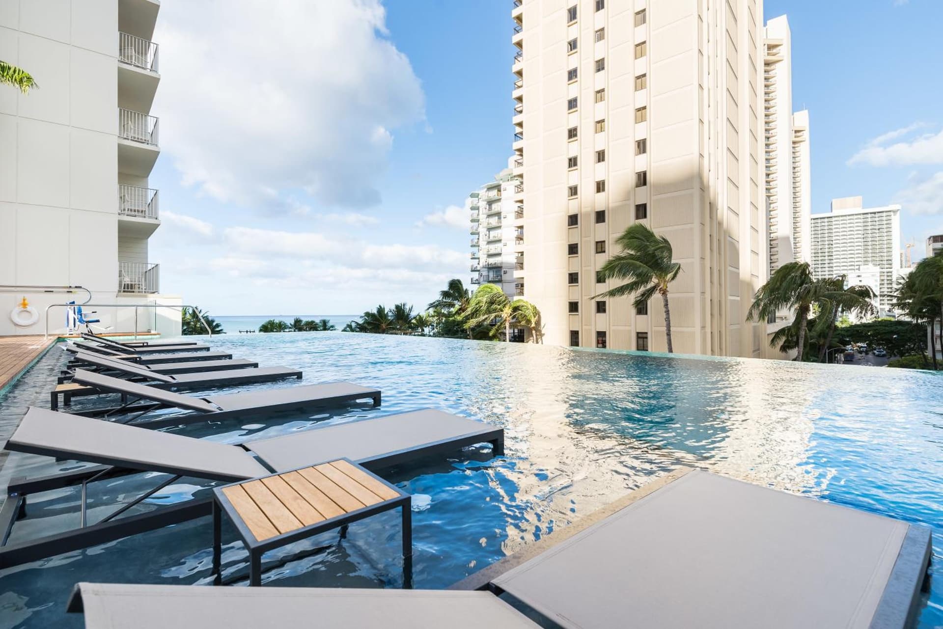 'Alohilani Resort Waikiki Beach gallery photo in Honolulu, HI — image 13