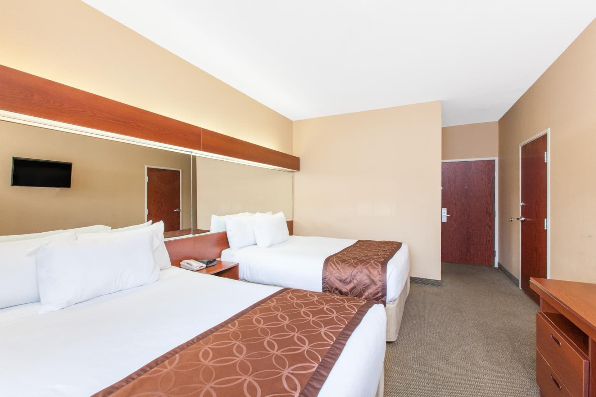 Microtel Inn by Wyndham Rogers interior in Rogers, AR — gallery photo 2