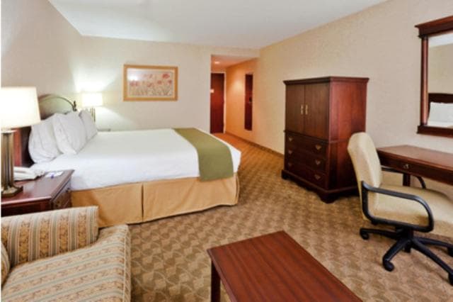 Holiday Inn Express Nashville-Hendersonville by IHG property views in Hendersonville, TN — gallery photo 3