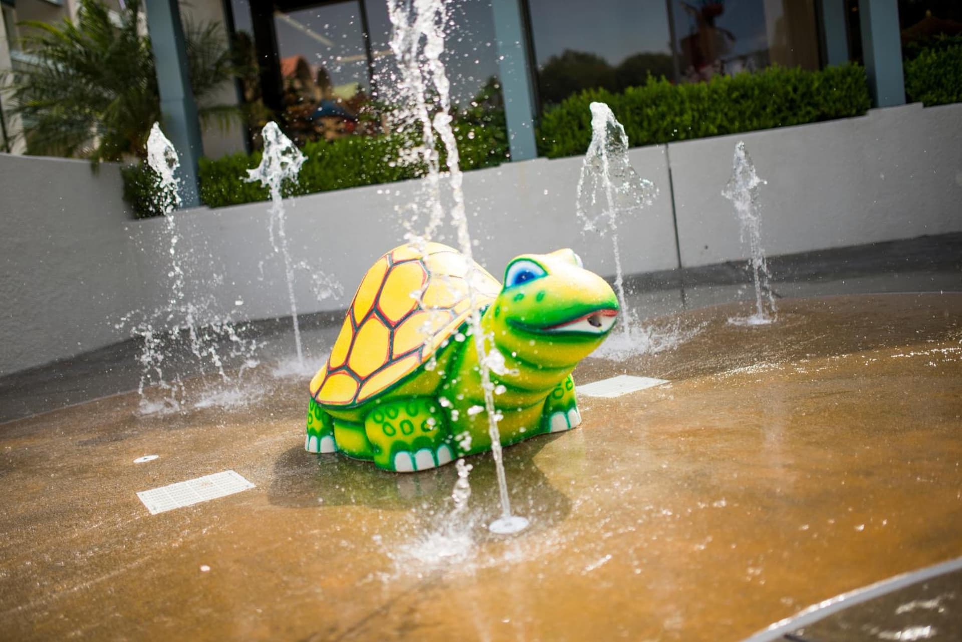 Howard Johnson by Wyndham Anaheim Hotel and Water Playground gallery photo in Anaheim, CA — image 40