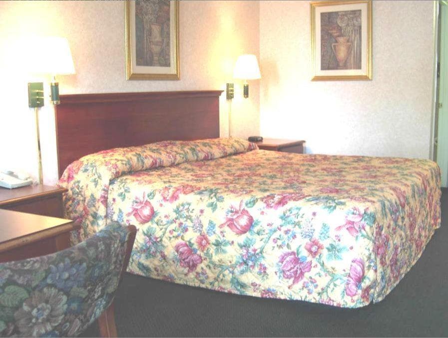America's Best Inn & Suites - Decatur property views in Decatur, GA — gallery photo 3
