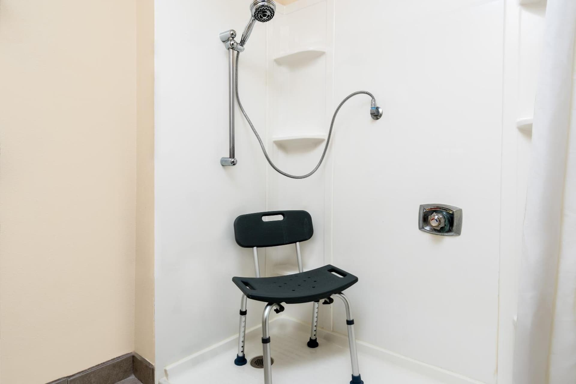 Super 8 by Wyndham Rochester Mayo Clinic Area gallery photo in Rochester, MN — image 38