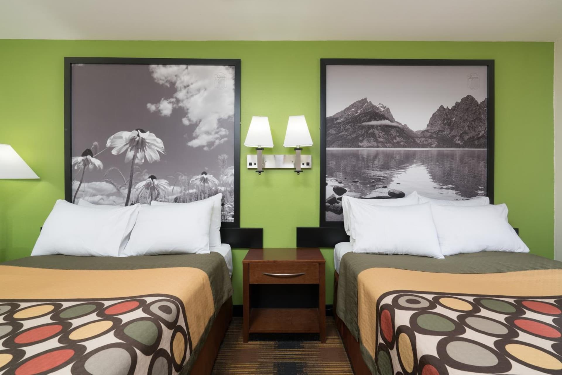 Super 8 by Wyndham Rochester Mayo Clinic Area gallery photo in Rochester, MN — image 35