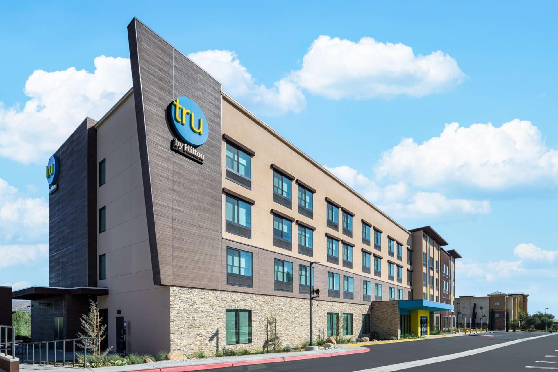 Tru by Hilton Norco Eastvale interior in Norco, CA — gallery photo 2