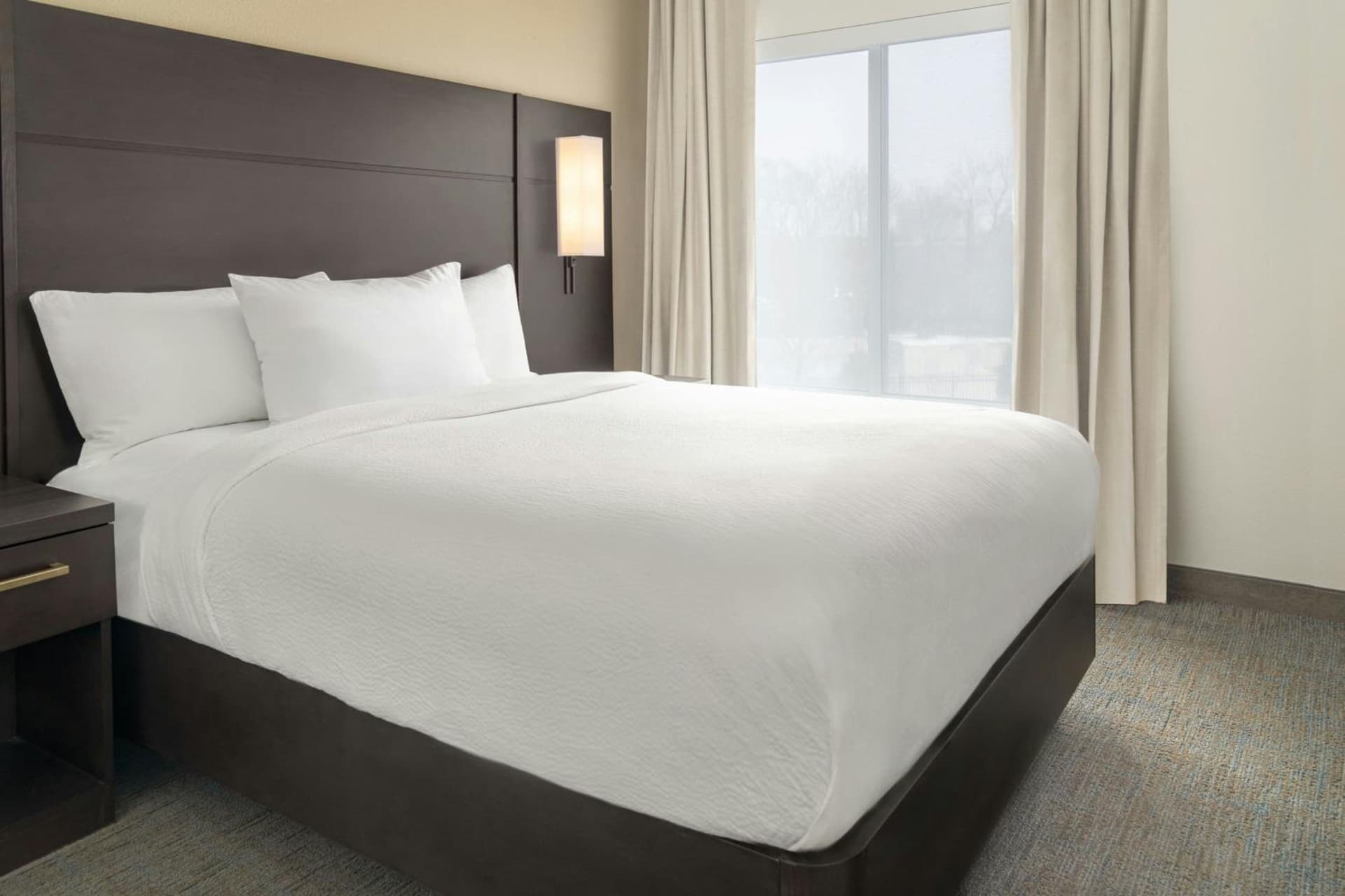 Residence Inn by Marriott Detroit Dearborn gallery photo in Dearborn, MI — image 10