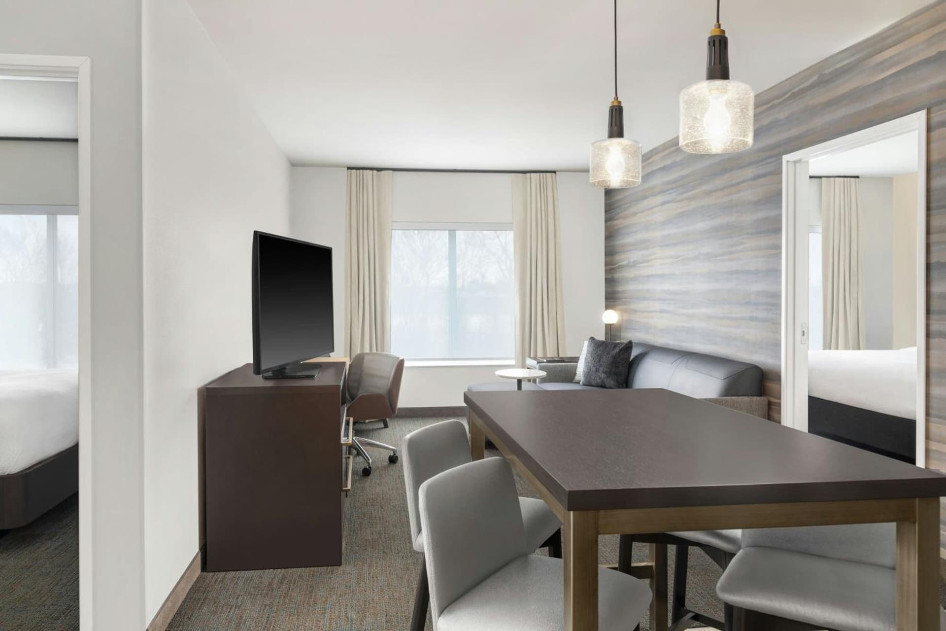 Residence Inn by Marriott Detroit Dearborn gallery photo in Dearborn, MI — image 9
