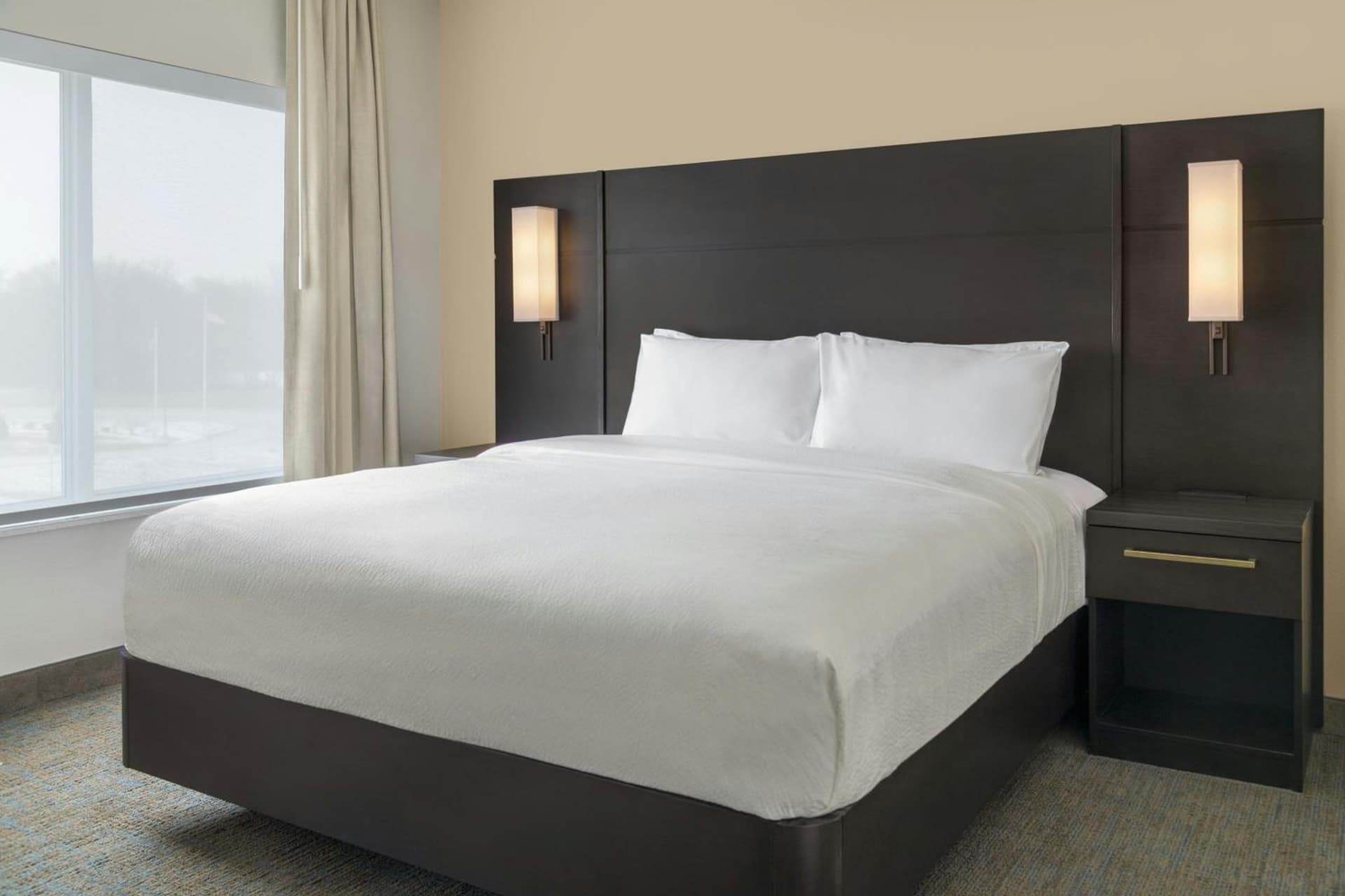 Residence Inn by Marriott Detroit Dearborn gallery photo in Dearborn, MI — image 13