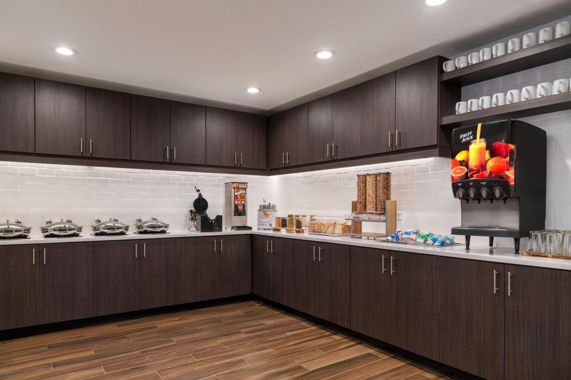 Residence Inn by Marriott Detroit Dearborn gallery photo in Dearborn, MI — image 36