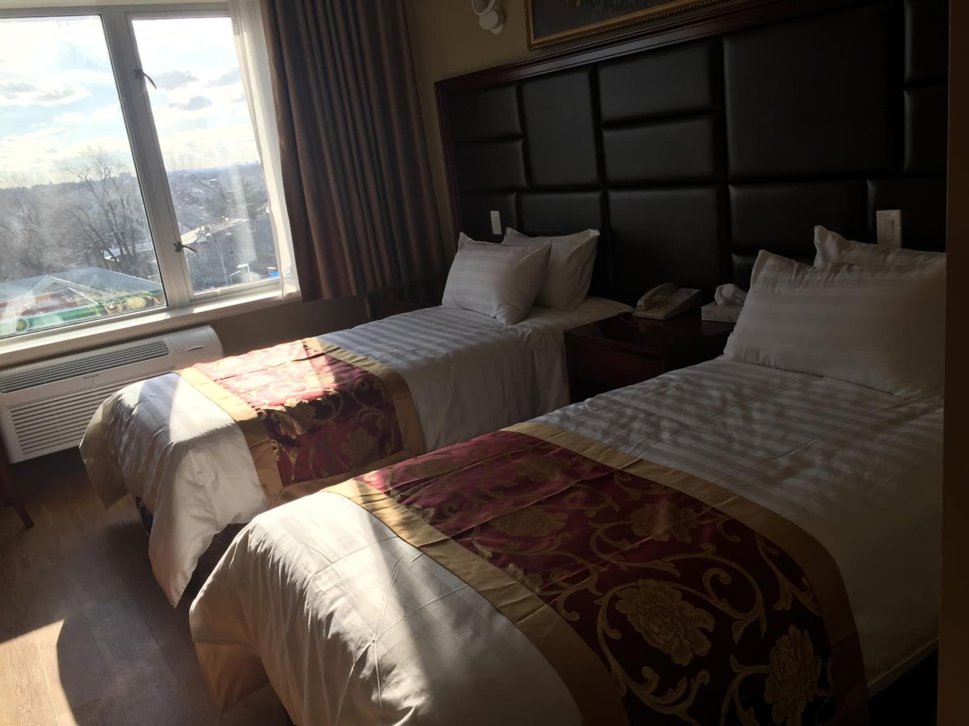 The Queens Hotel gallery photo in Queens, NY — image 38