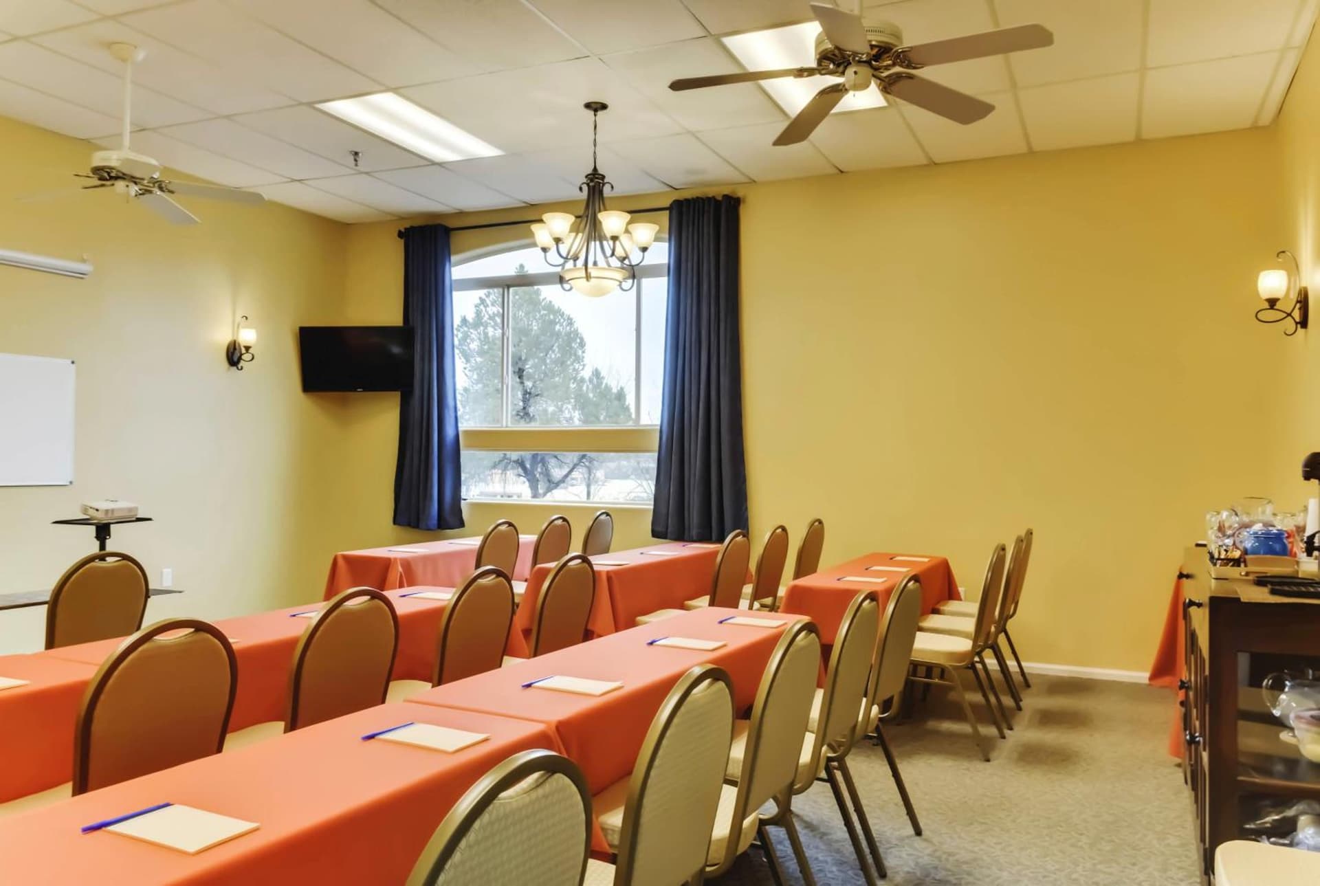 Forest Villas Hotel gallery photo in Prescott, AZ — image 53