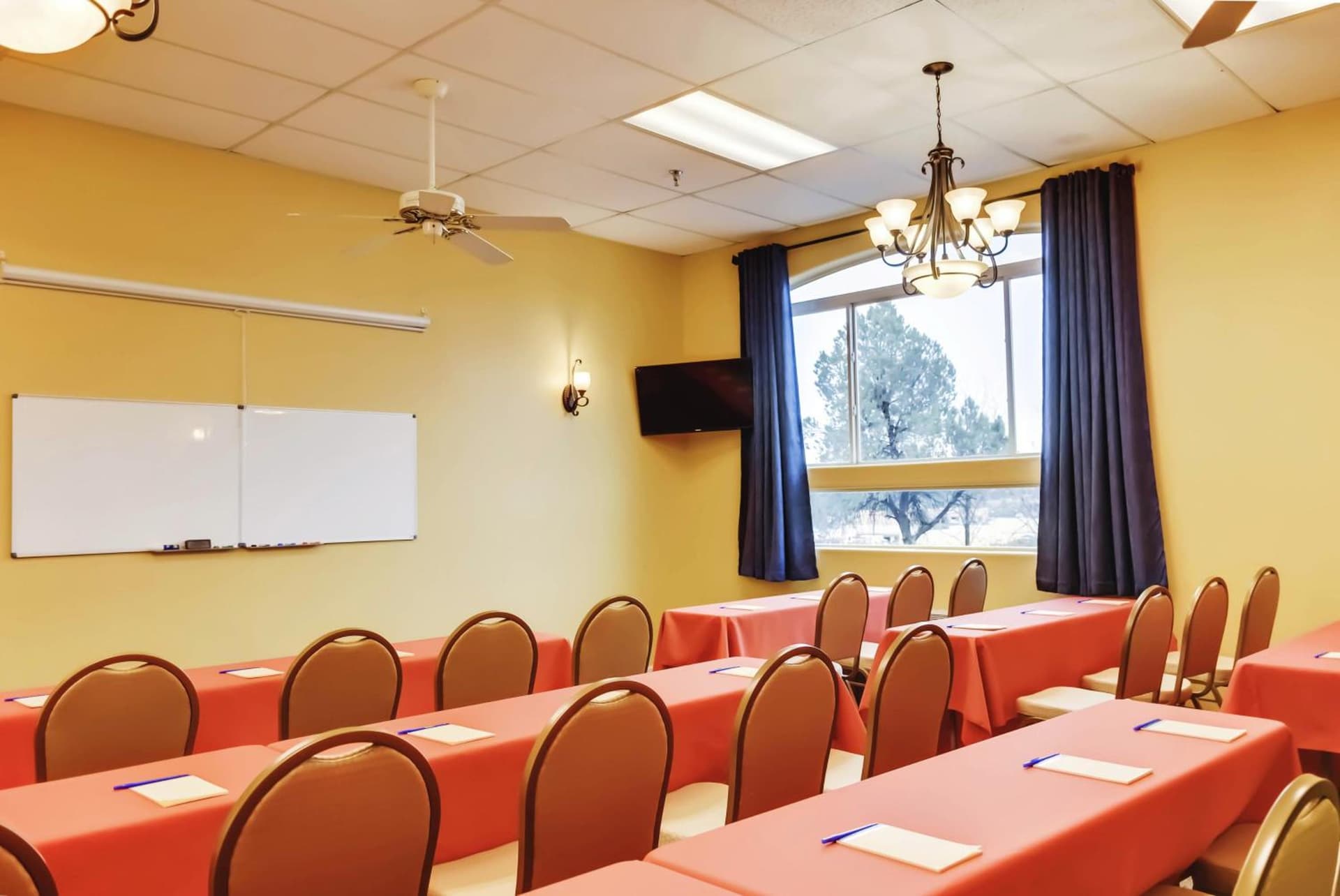 Forest Villas Hotel gallery photo in Prescott, AZ — image 165