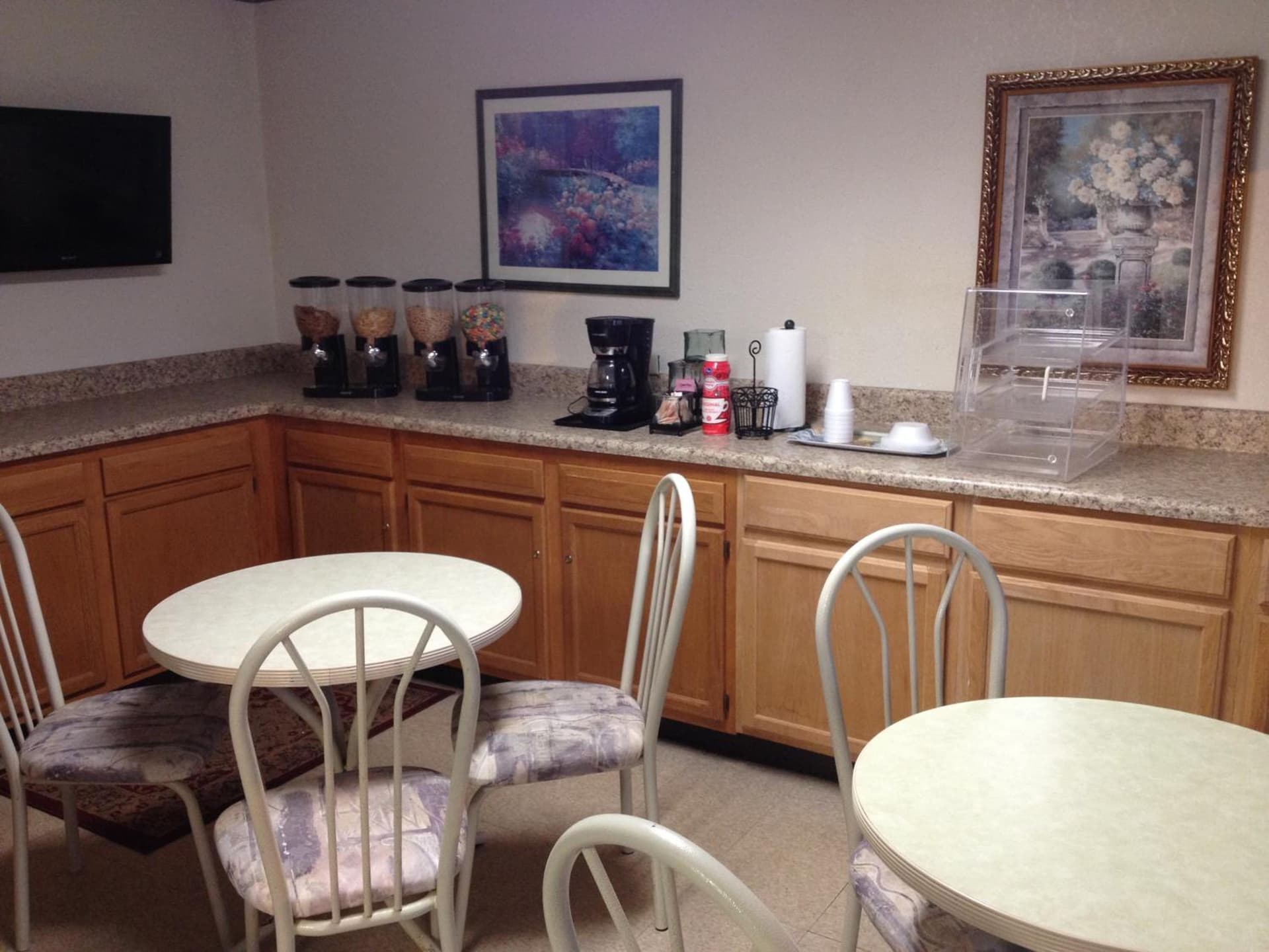 Budget Inn Express Bristol interior in Bristol, TN — gallery photo 2