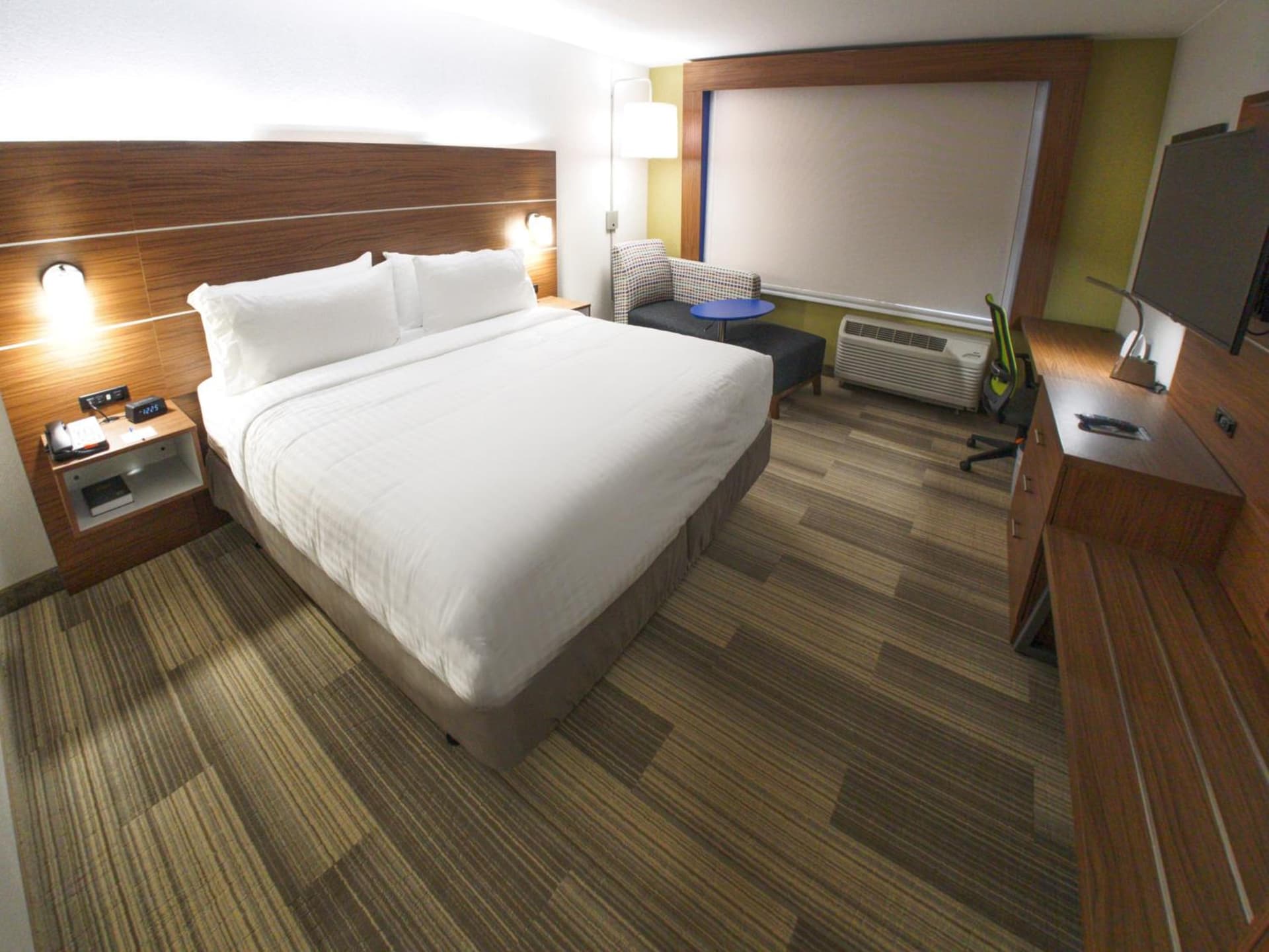 Holiday Inn Express & Suites Moore by IHG gallery photo in Moore, OK — image 55